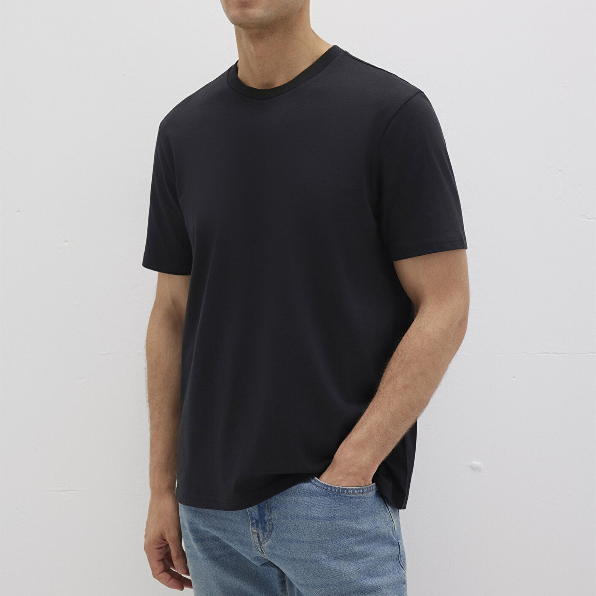 Mavi Organik Pamuk Siyah Tişört Regular Fit / Normal Kesim 066483-900