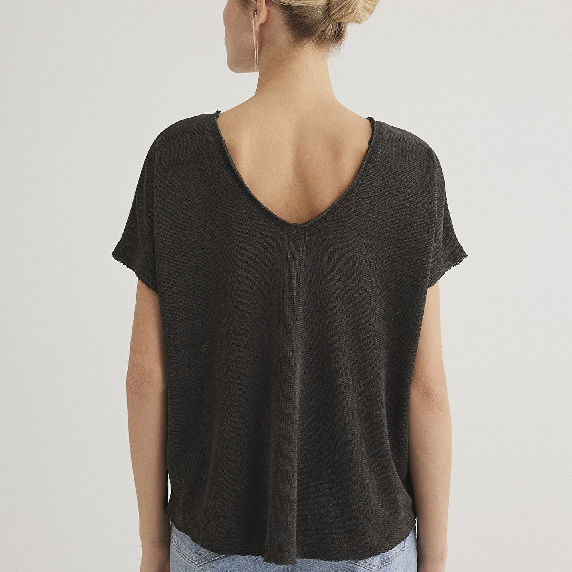 Mavi Dokulu Antrasit Basic Tişört Loose Fit / Bol Rahat Kesim 167311-70087