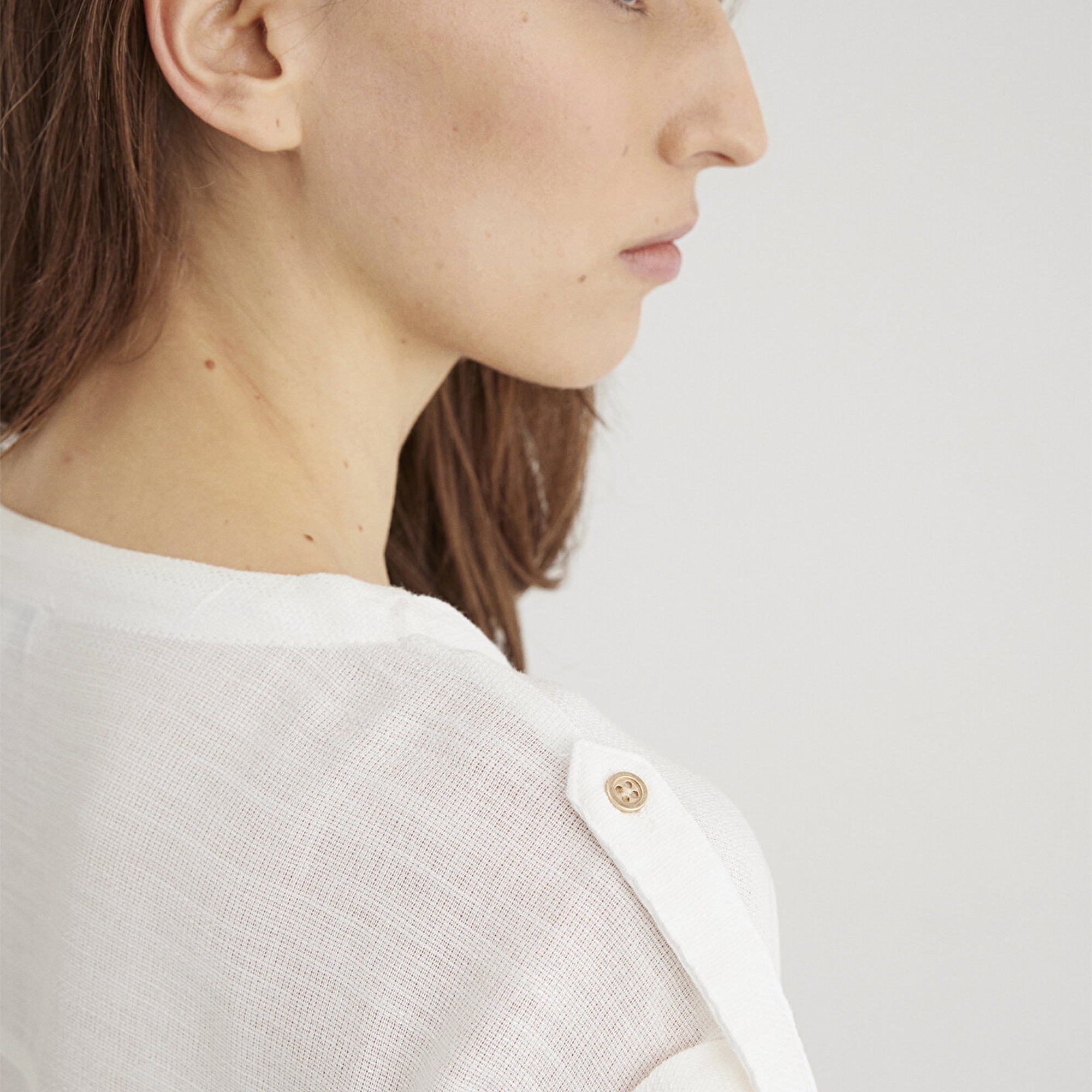 Mavi V Yaka Beyaz Bluz 122504-30701