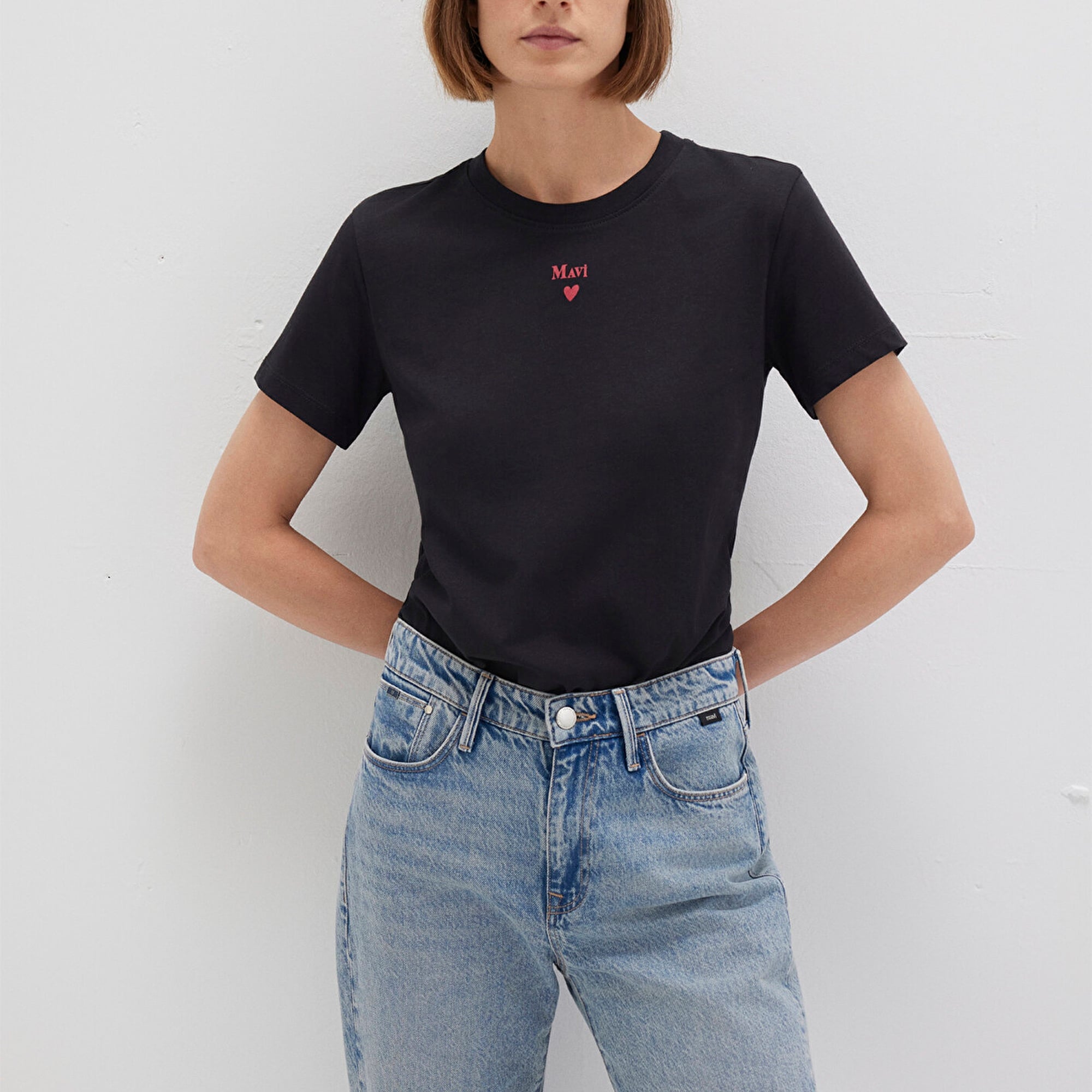 Mavi Mavi Logo Baskılı Siyah Tişört Semi Slim Fit / Yarı Dar Kesim 1601185-900