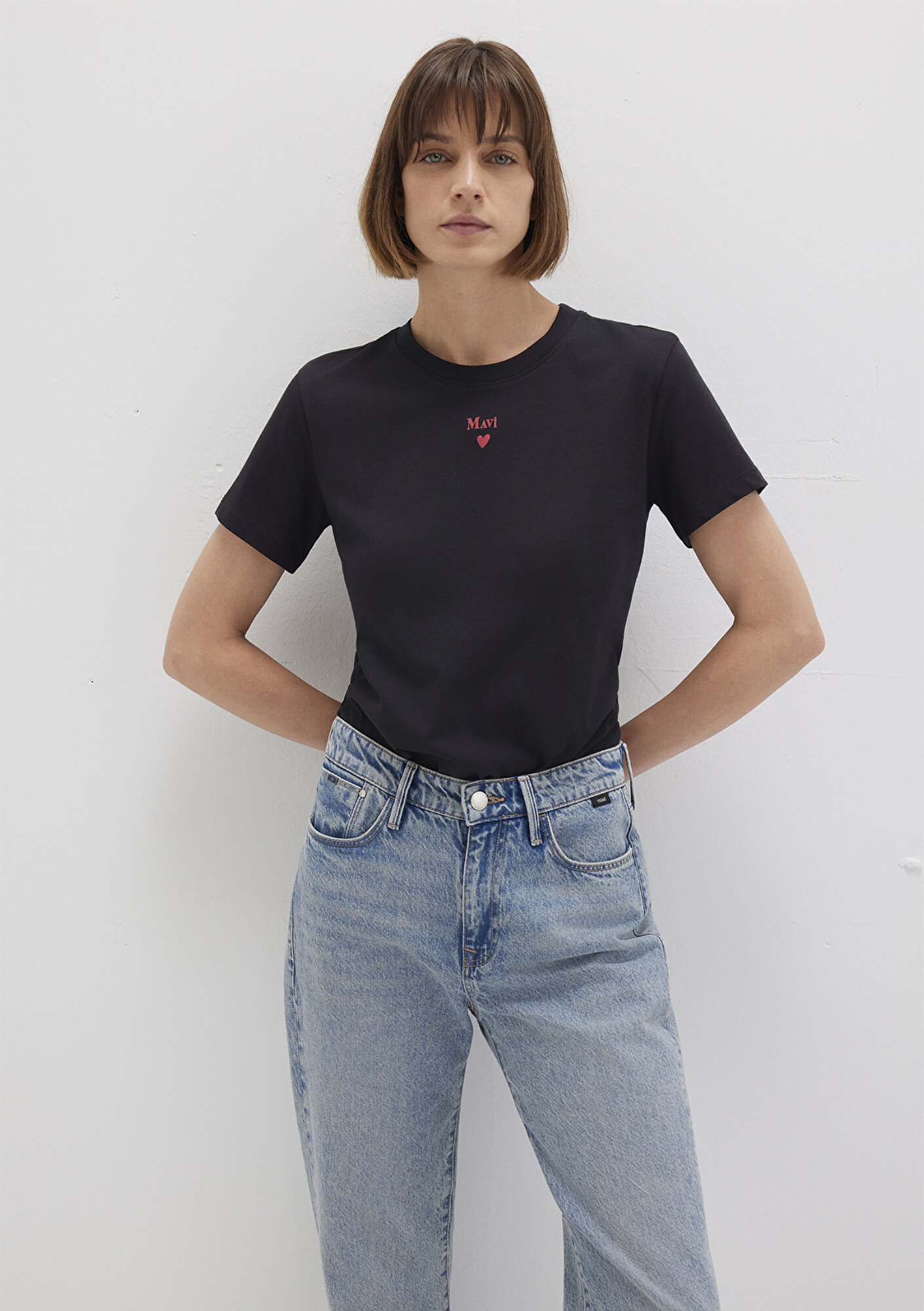  Mavi Mavi Logo Baskılı Siyah Tişört Semi Slim Fit / Yarı Dar Kesim 1601185-900