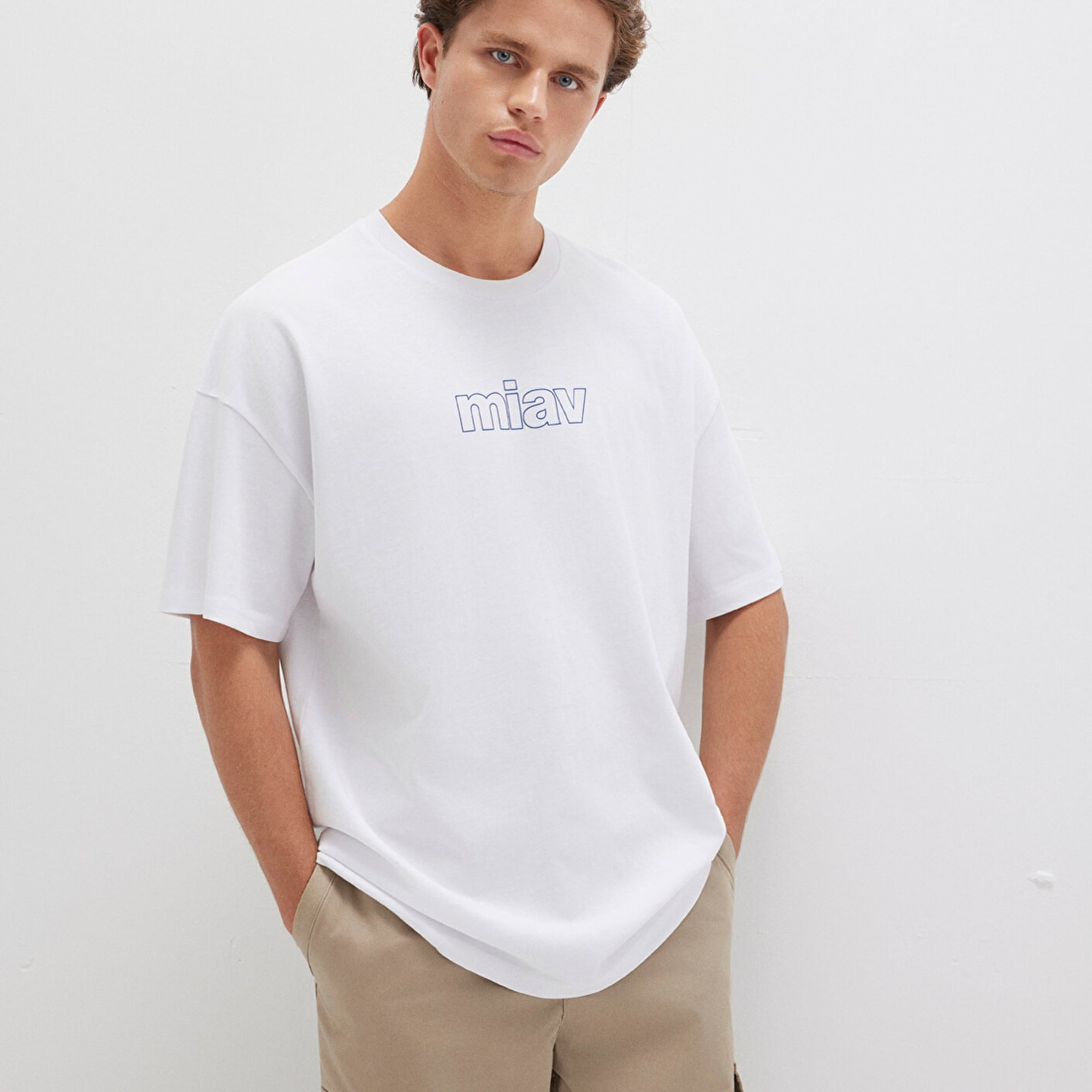 Mavi Miav Baskılı Oversize Beyaz Tişört Oversize / Geniş Kesim 0611704-620