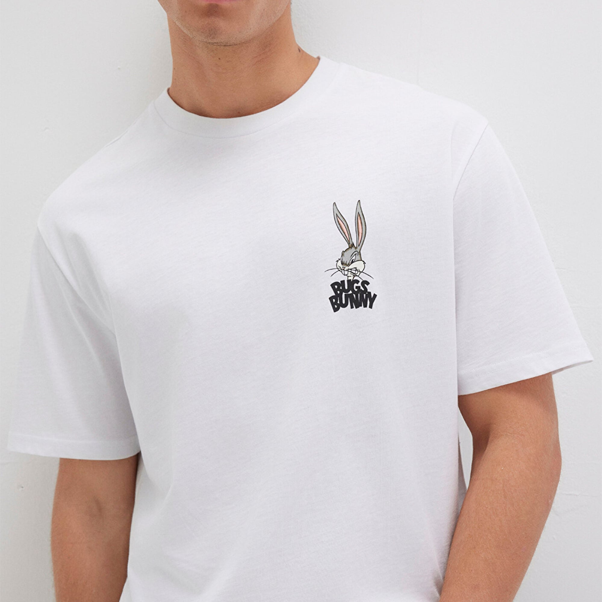 Mavi Bugs Bunny Baskılı Beyaz Tişört Loose Fit / Bol Rahat Kesim 0610636-620