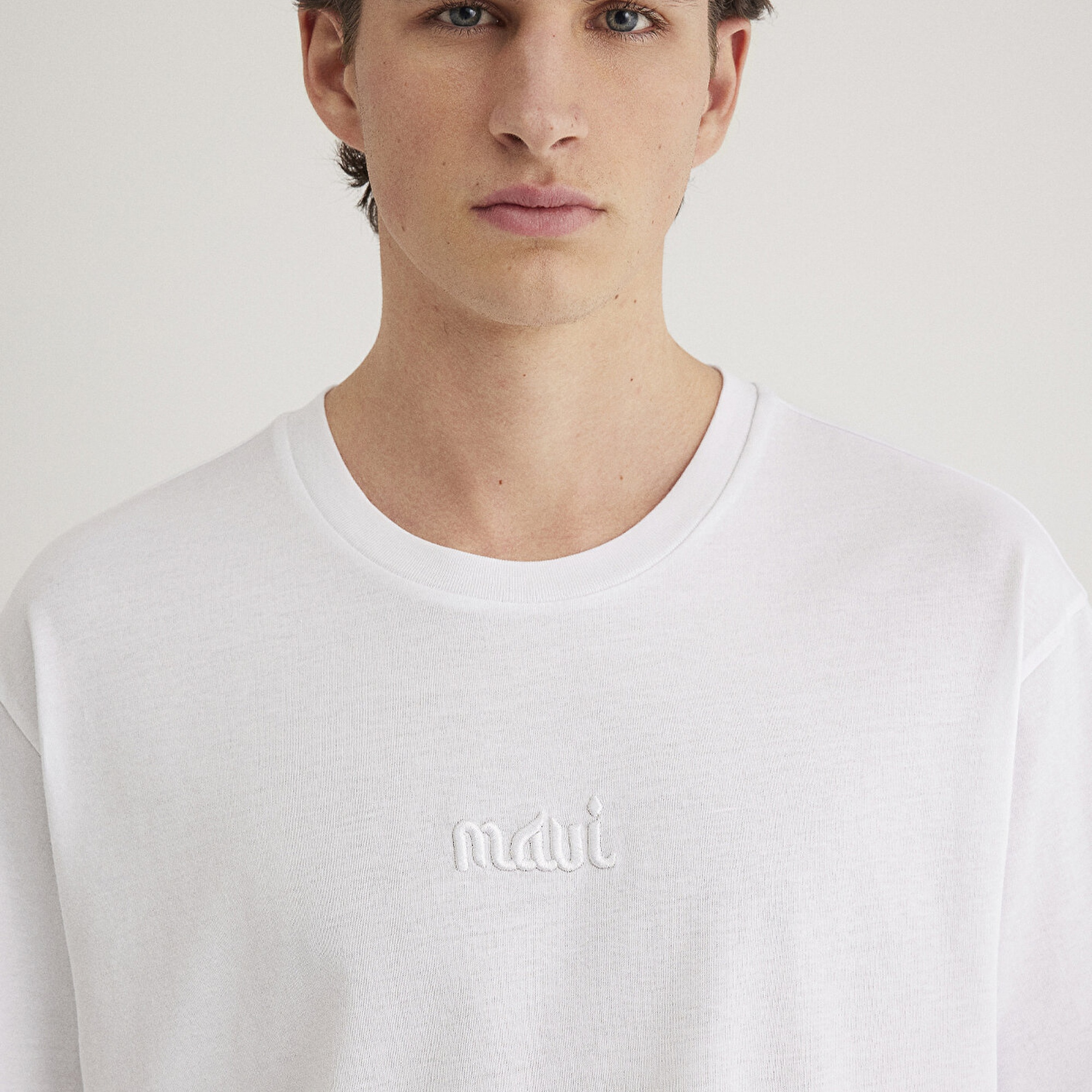 Mavi Mavi Nakışlı Beyaz Tişört Loose Fit / Bol Rahat Kesim 0610100-620