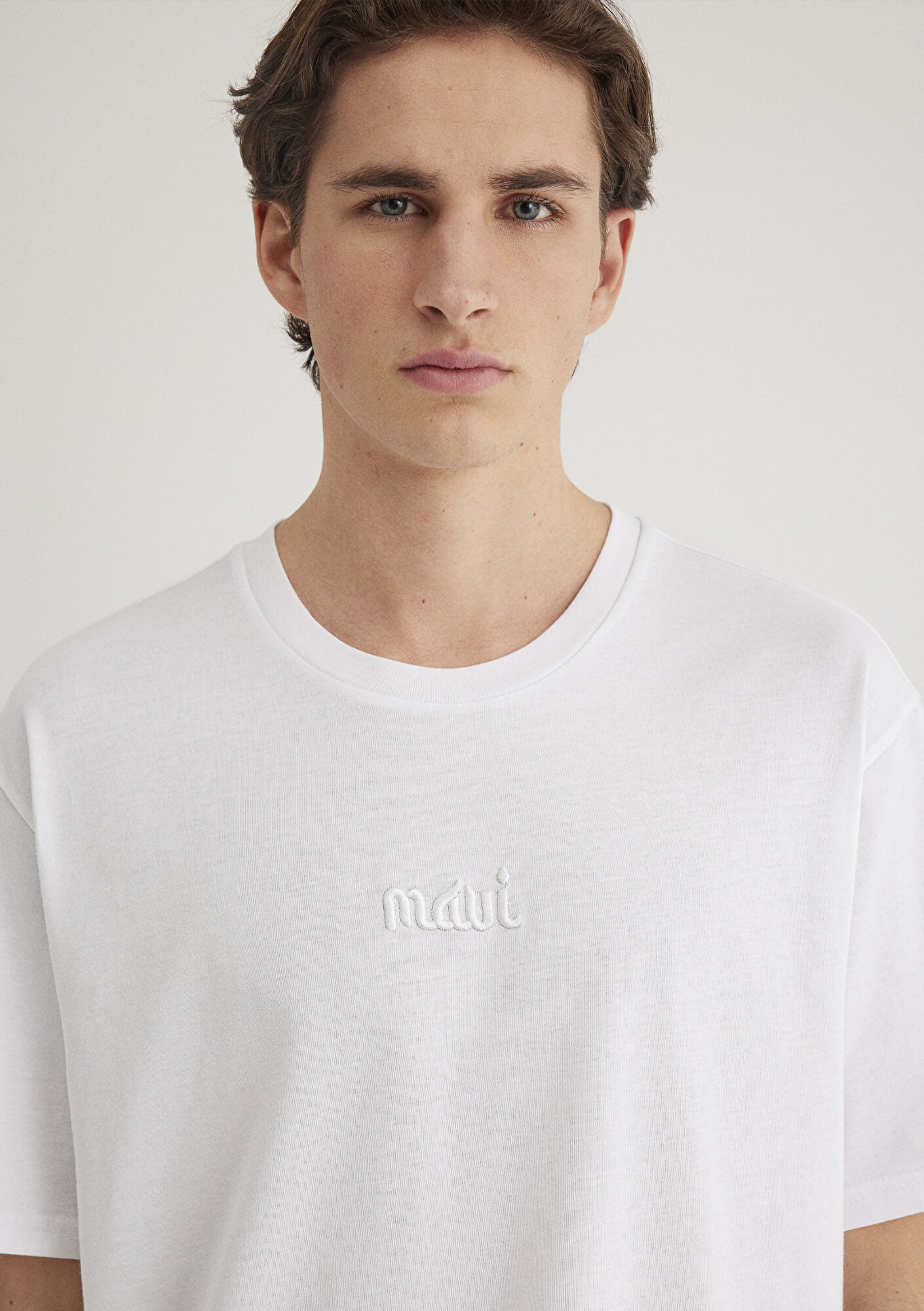  Mavi Mavi Nakışlı Beyaz Tişört Loose Fit / Bol Rahat Kesim 0610100-620