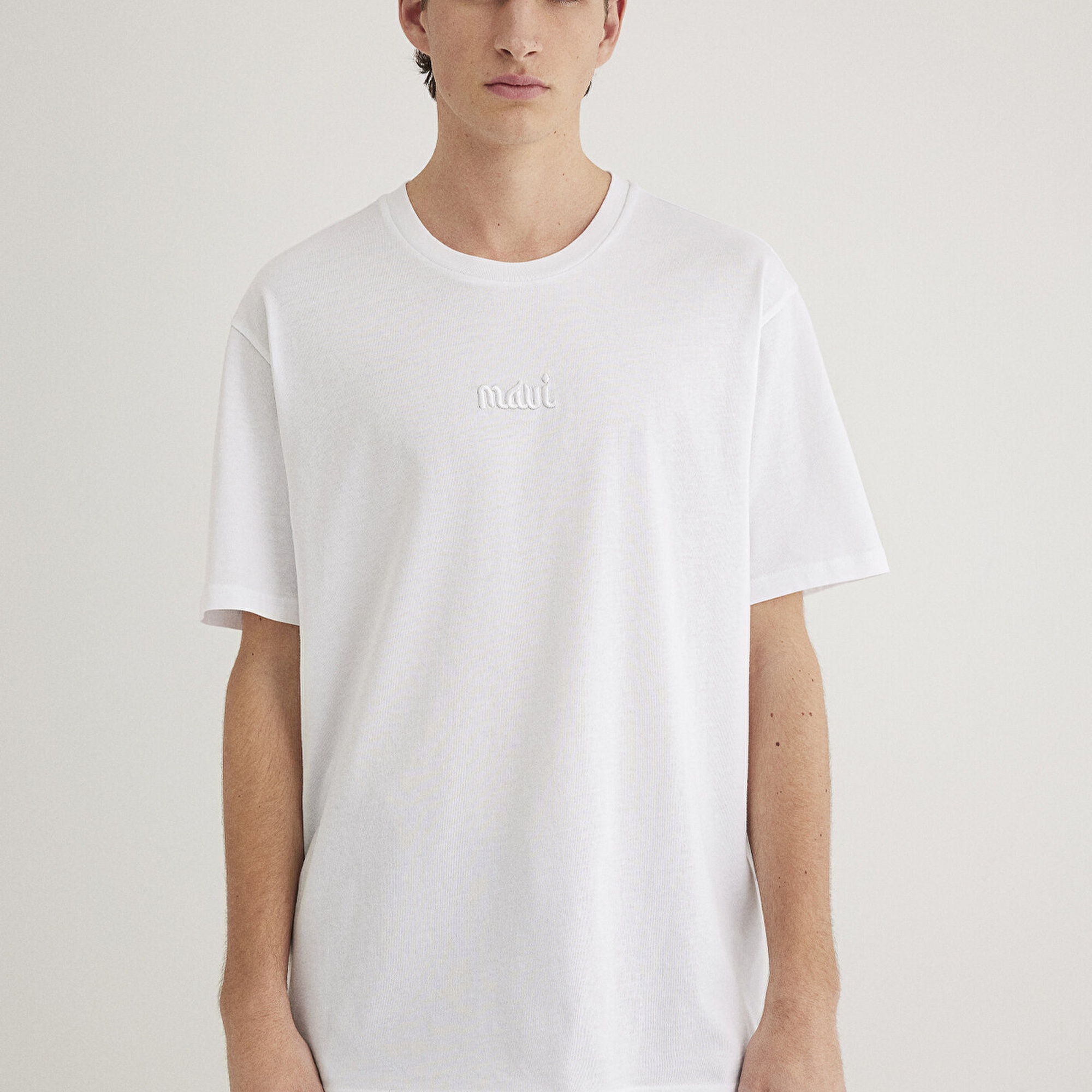 Mavi Mavi Nakışlı Beyaz Tişört Loose Fit / Bol Rahat Kesim 0610100-620