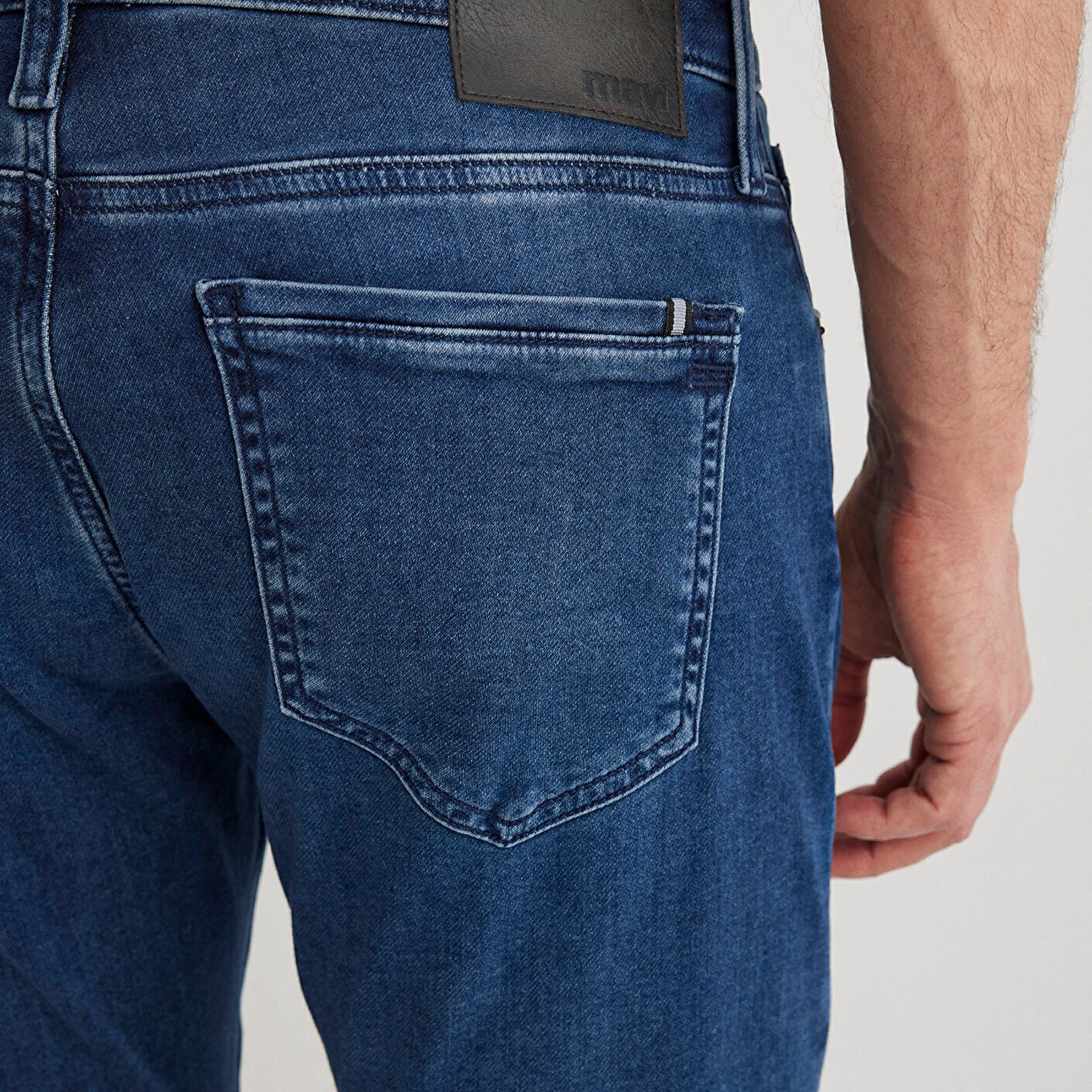 Mavi Marcus Sporty Koyu Mavi Jean Pantolon 0035182162