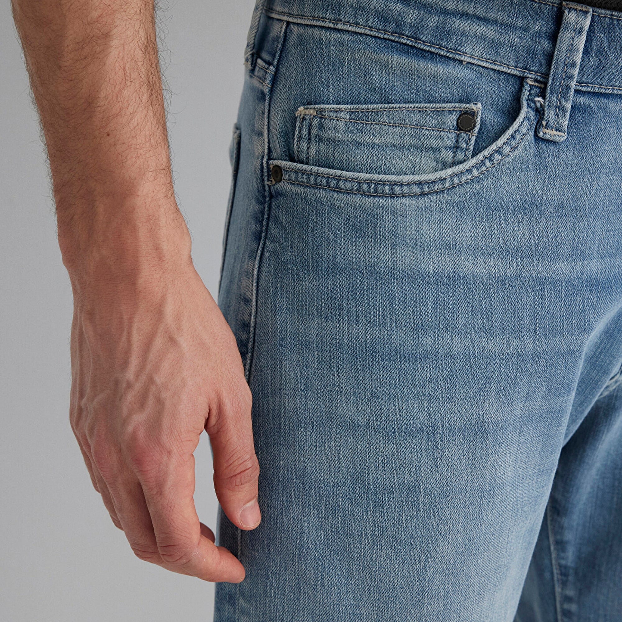 Mavi Nicholas Mavi Premium Puslu Açık MaviJean Şort 0416028720