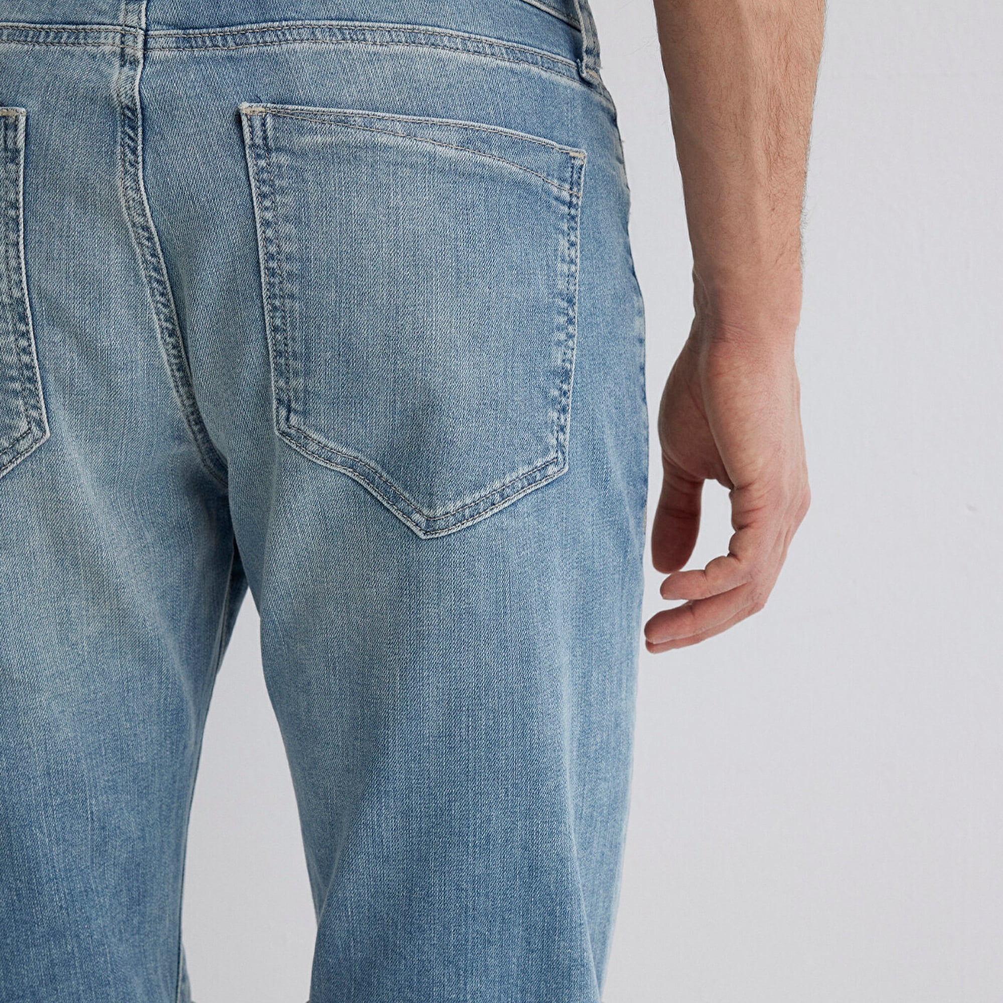 Mavi Nicholas Mavi Premium Puslu Açık MaviJean Şort 0416028720