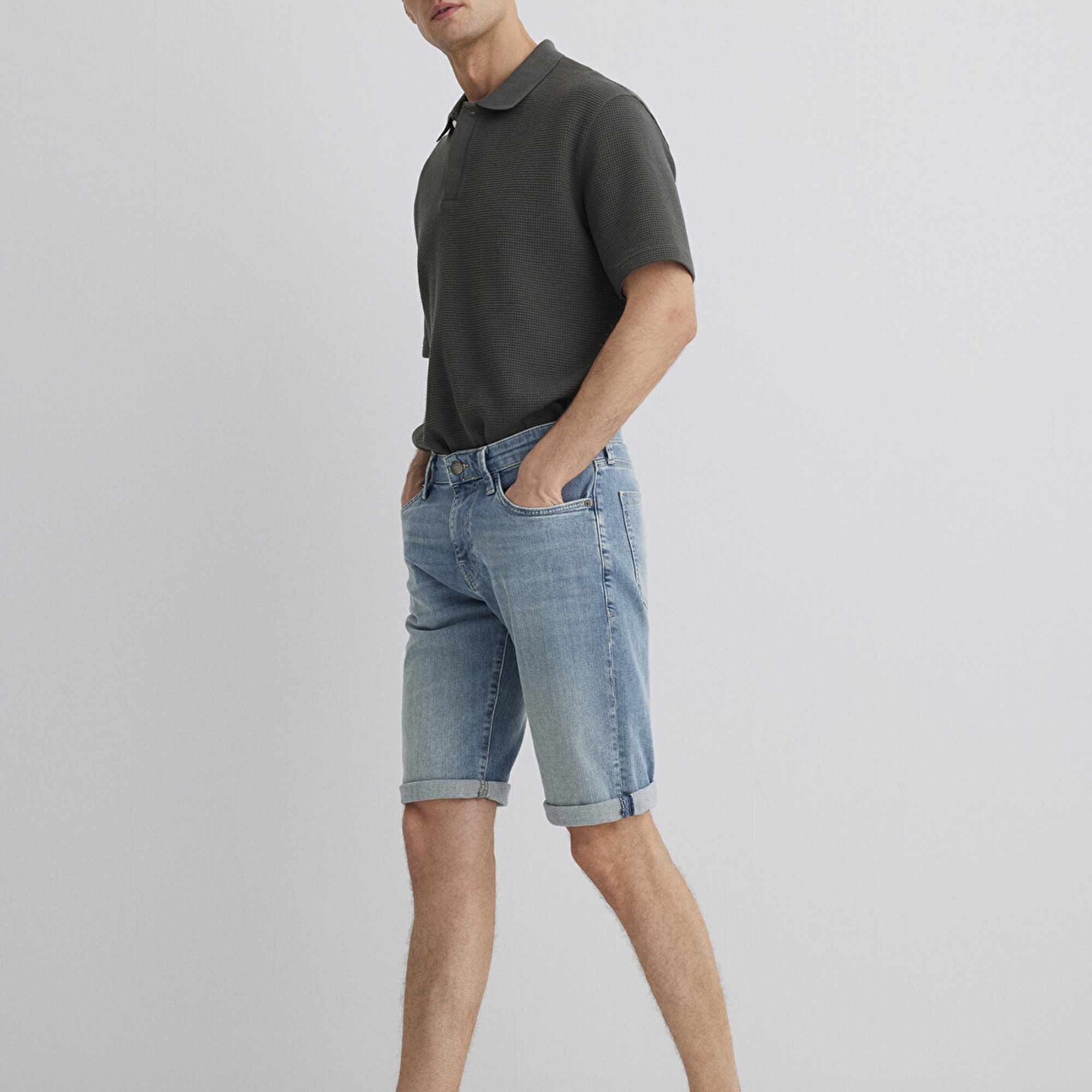 Mavi Nicholas Mavi Premium Puslu Açık MaviJean Şort 0416028720