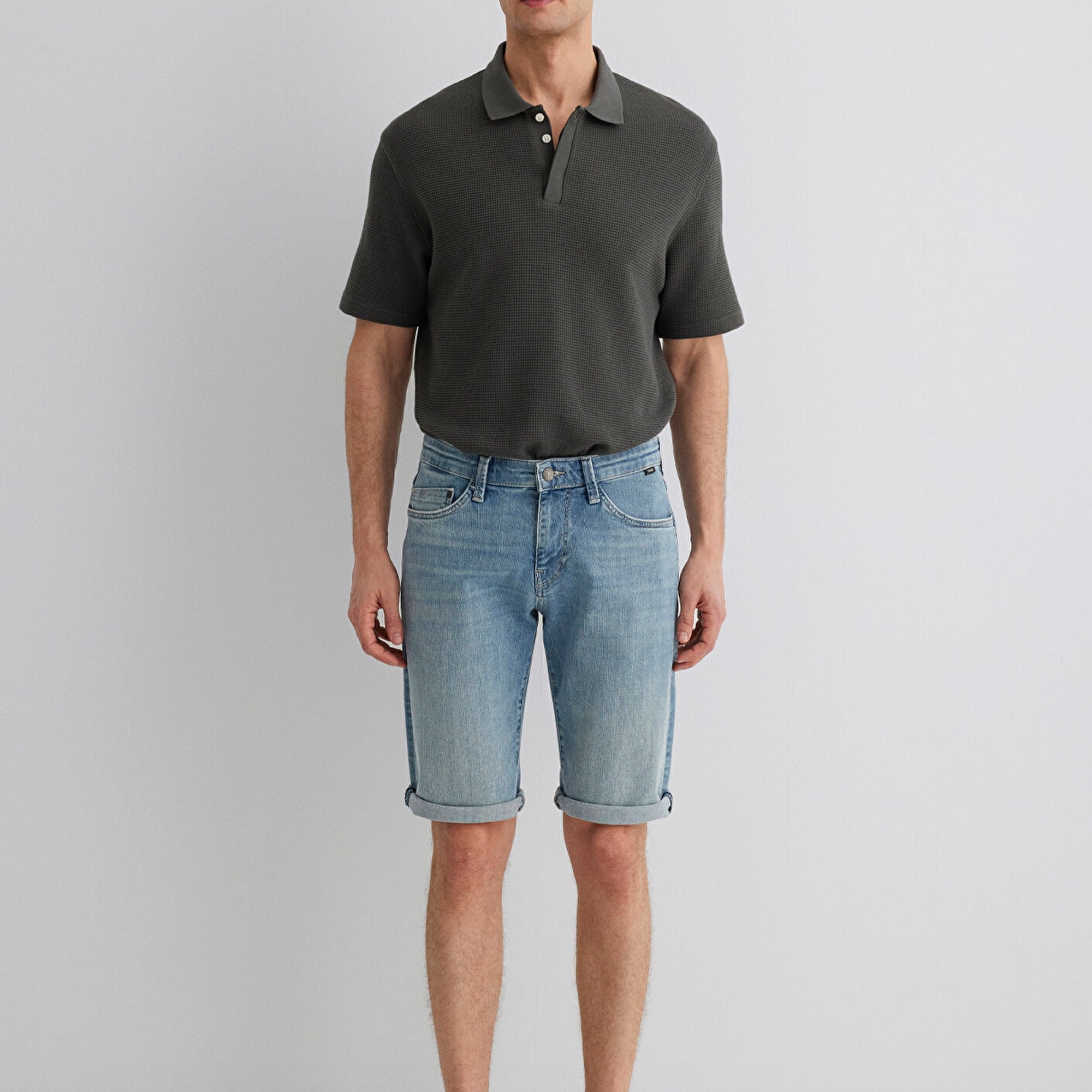 Mavi Nicholas Mavi Premium Puslu Açık MaviJean Şort 0416028720