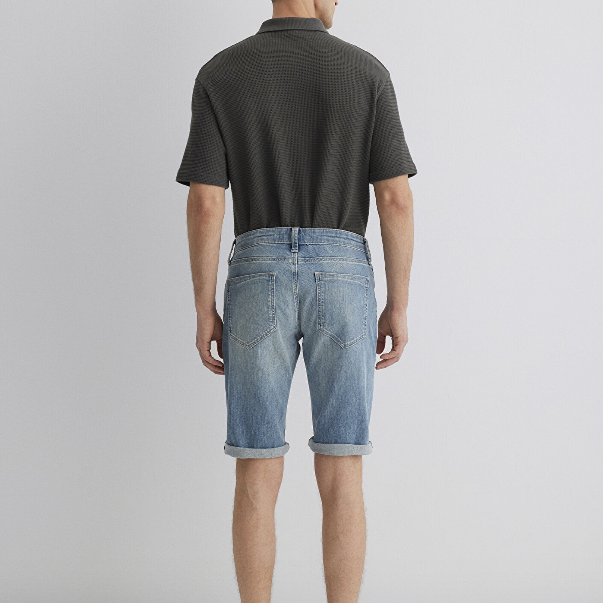 Mavi Nicholas Mavi Premium Puslu Açık MaviJean Şort 0416028720