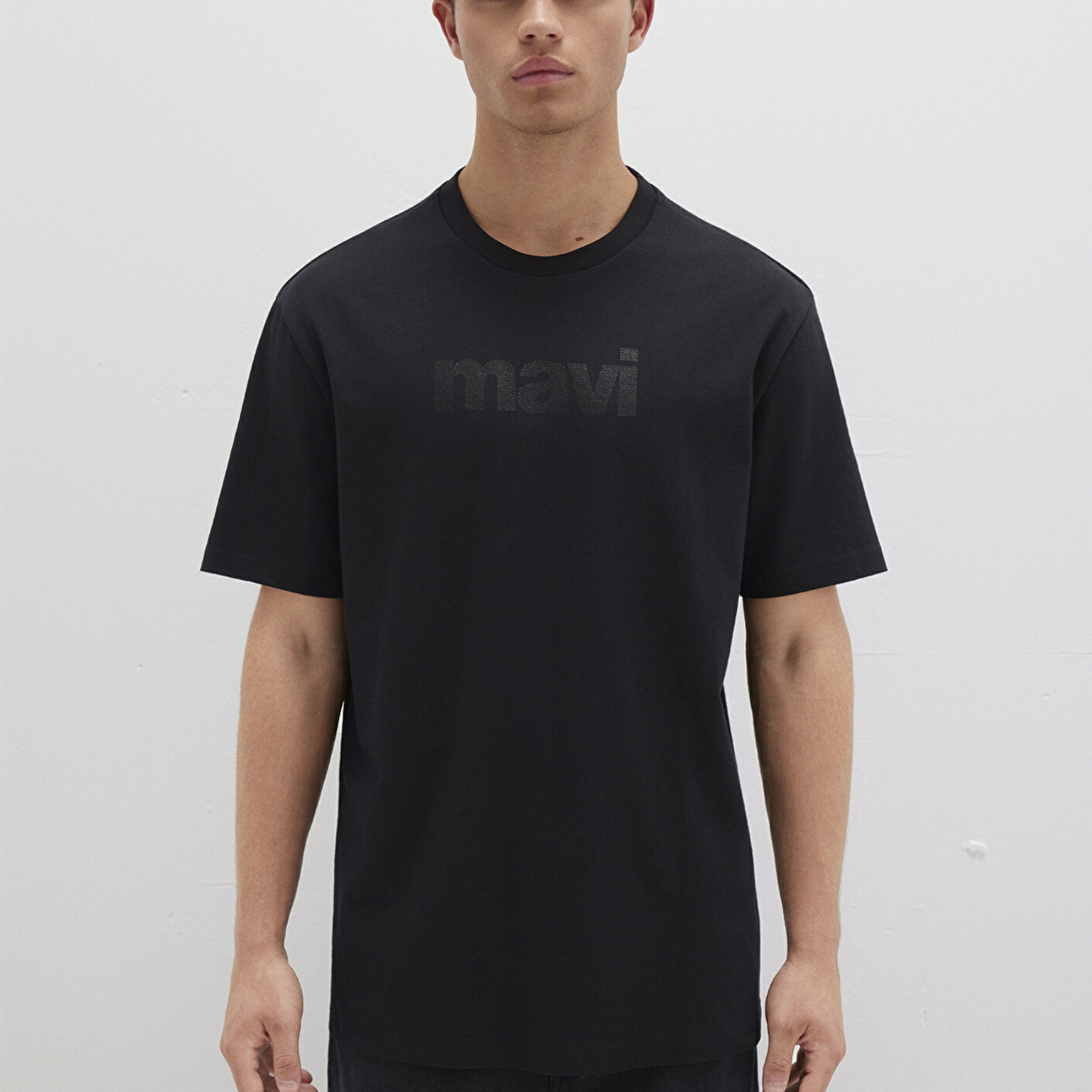 Mavi Mavi Logo Baskılı Siyah Tişört Loose Fit / Bol Rahat Kesim 0611807-900