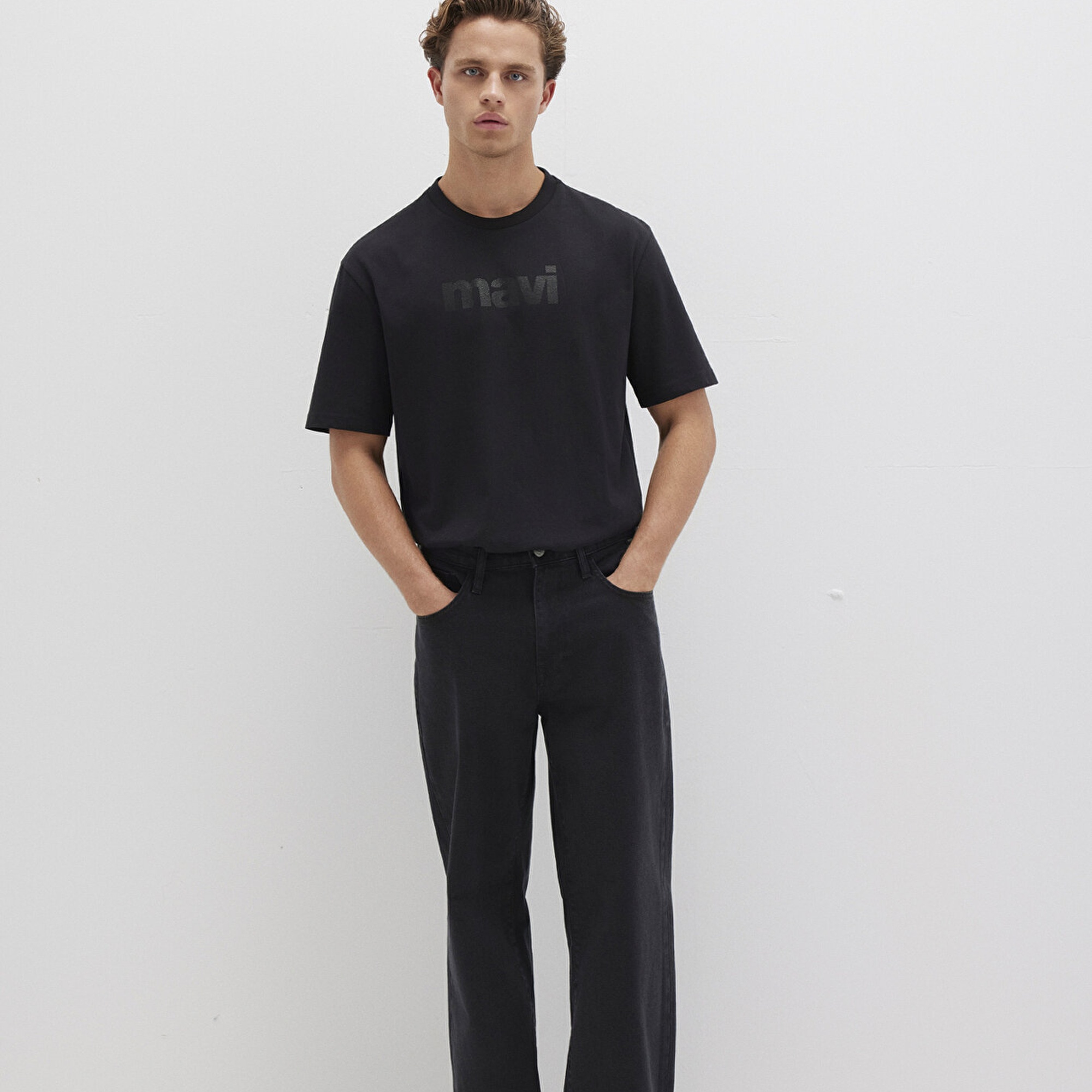 Mavi Mavi Logo Baskılı Siyah Tişört Loose Fit / Bol Rahat Kesim 0611807-900