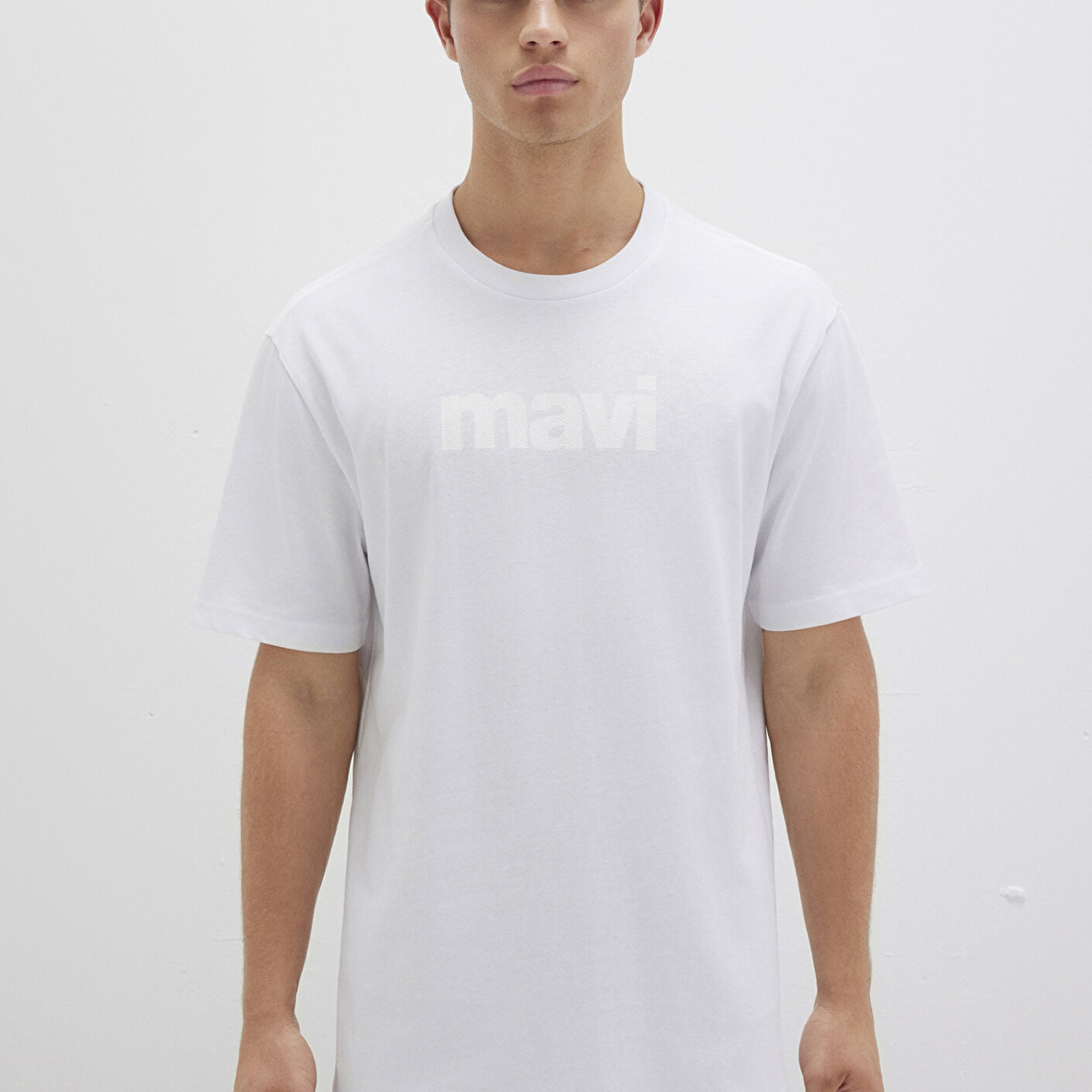 Mavi Mavi Logo Baskılı Beyaz Tişört Loose Fit / Bol Rahat Kesim 0611807-620