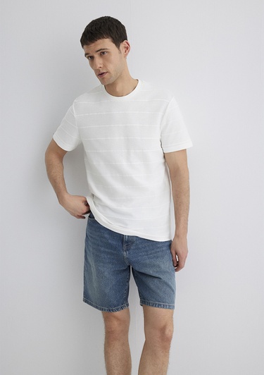  Mavi Çizgi Detaylı Beyaz Tişört Regular Fit / Normal Kesim 0611409-70057