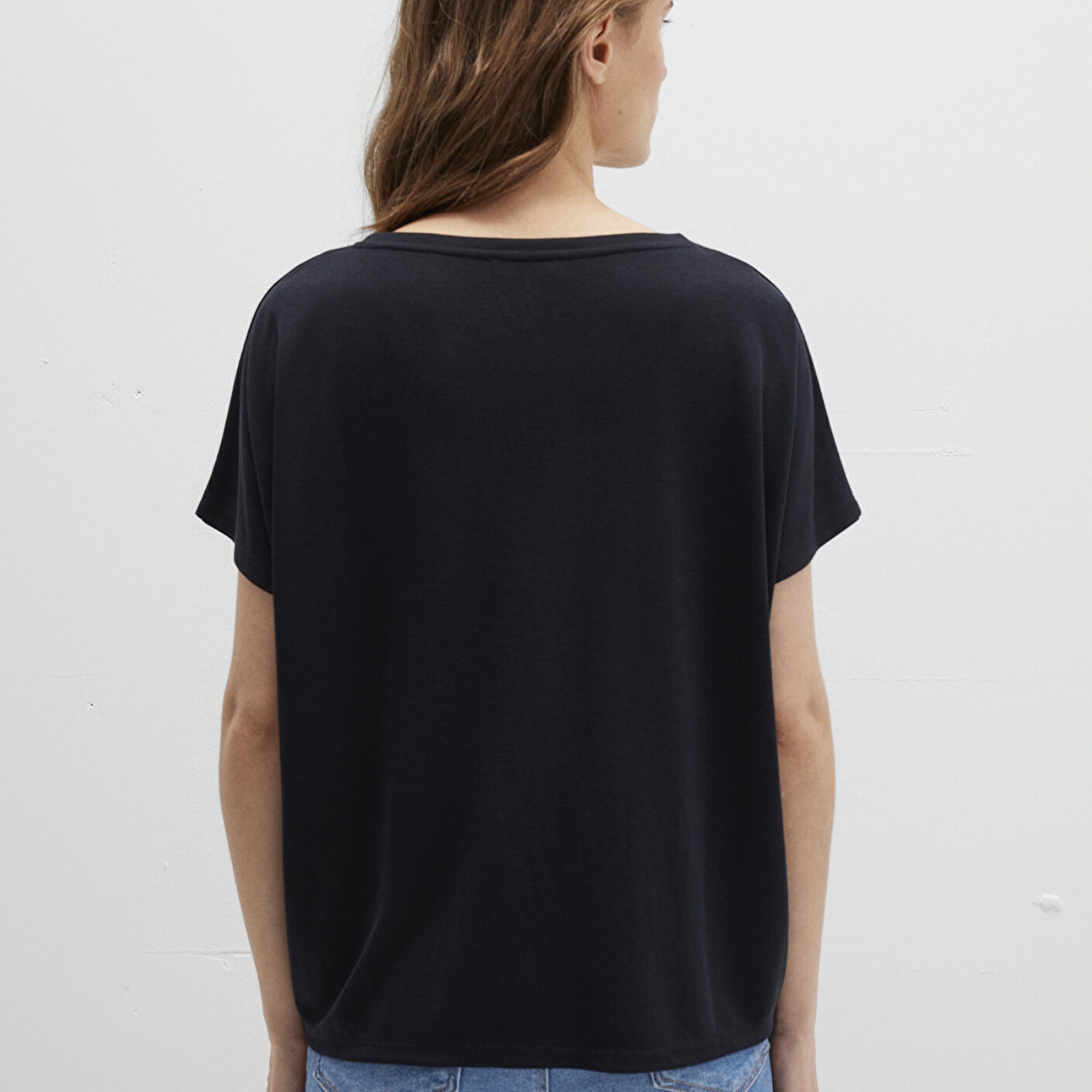 Mavi Lux Touch TENCEL TM Modal Siyah Basic Tişört Loose Fit / Bol Rahat Kesim 167245-900