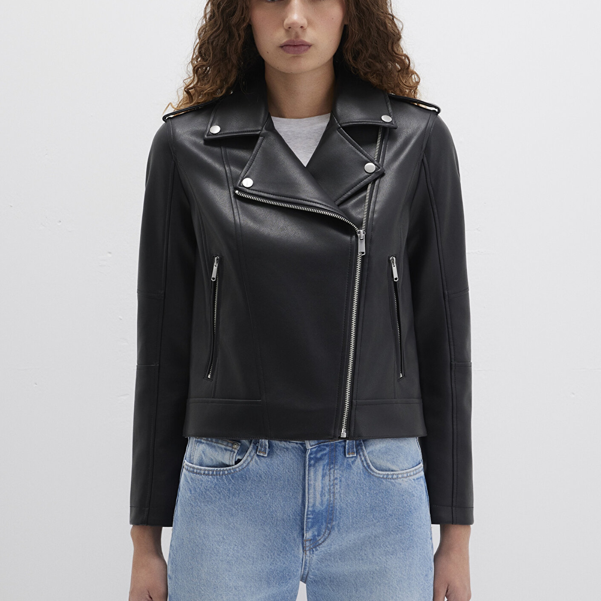 Mavi Biker Yaka Siyah Suni Deri Ceket Fitted / Vücuda Oturan Kesim 1110221-900