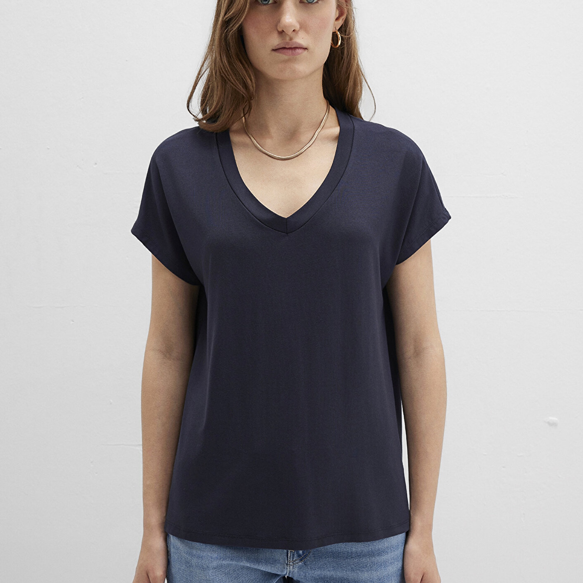 Mavi V Yaka Lacivert Basic Viskoz Tişört Regular Fit / Normal Kesim 167714-85315