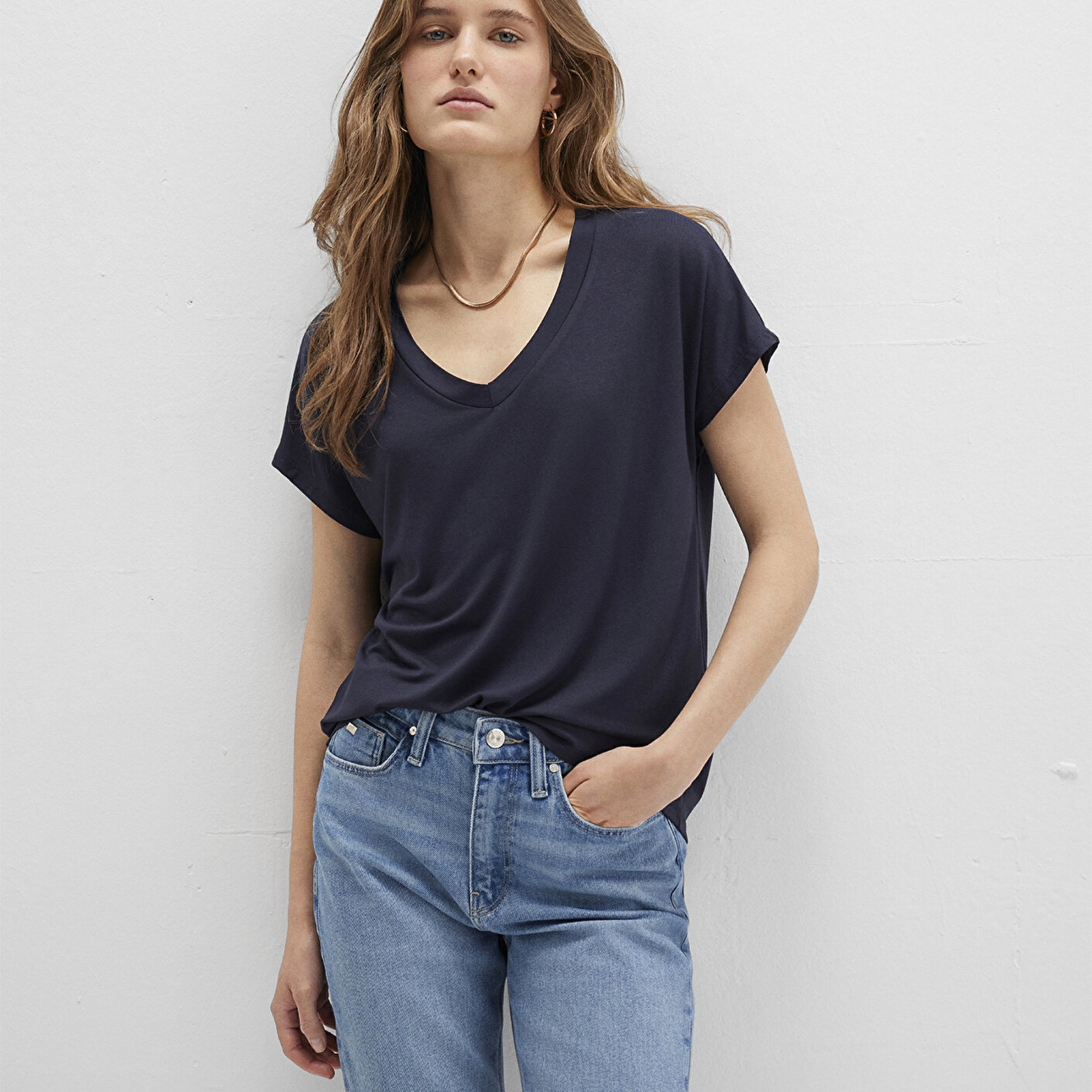 Mavi V Yaka Lacivert Basic Viskoz Tişört Regular Fit / Normal Kesim 167714-85315