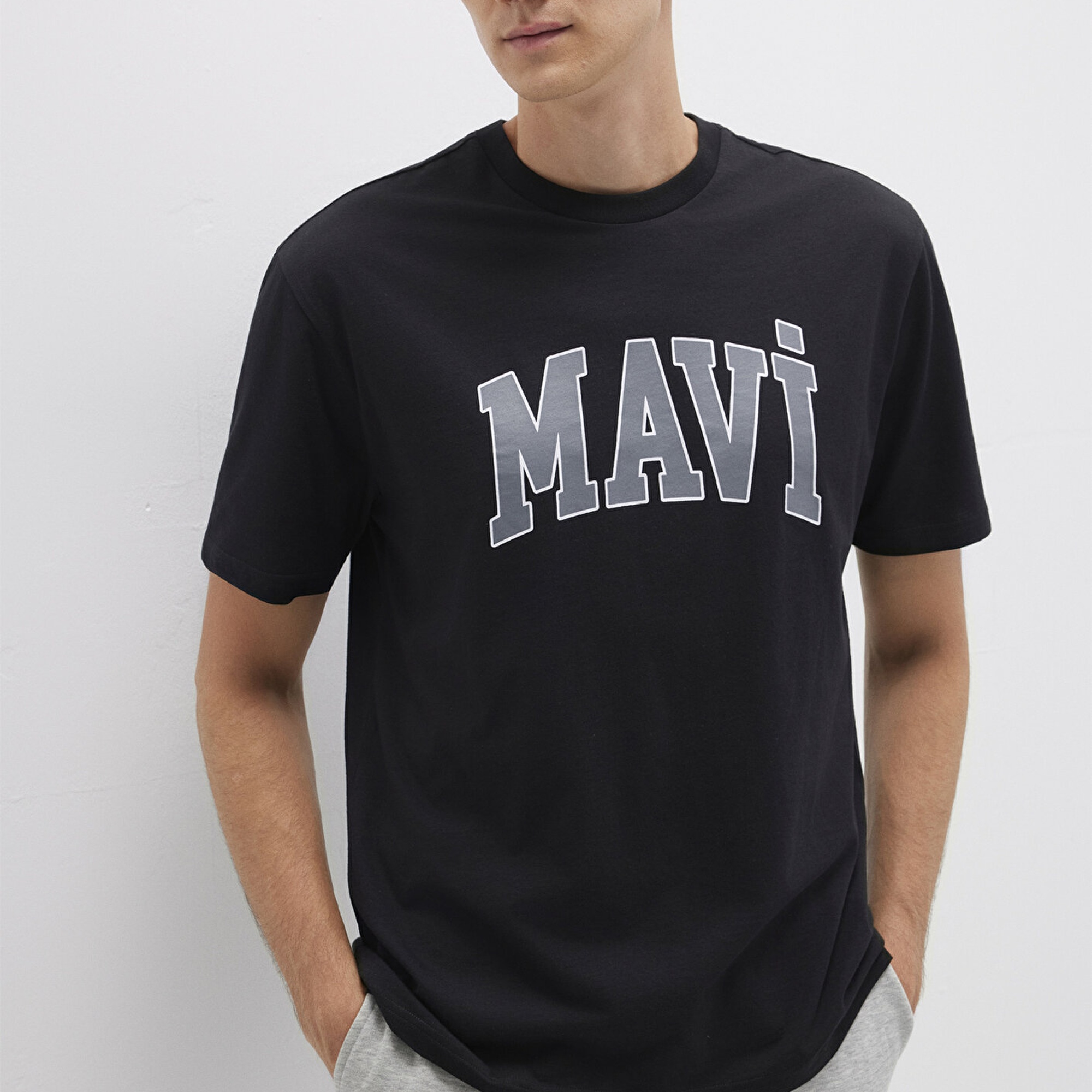 Mavi Mavi Logo Baskılı Siyah Tişört Loose Fit / Bol Rahat Kesim 0611711-900