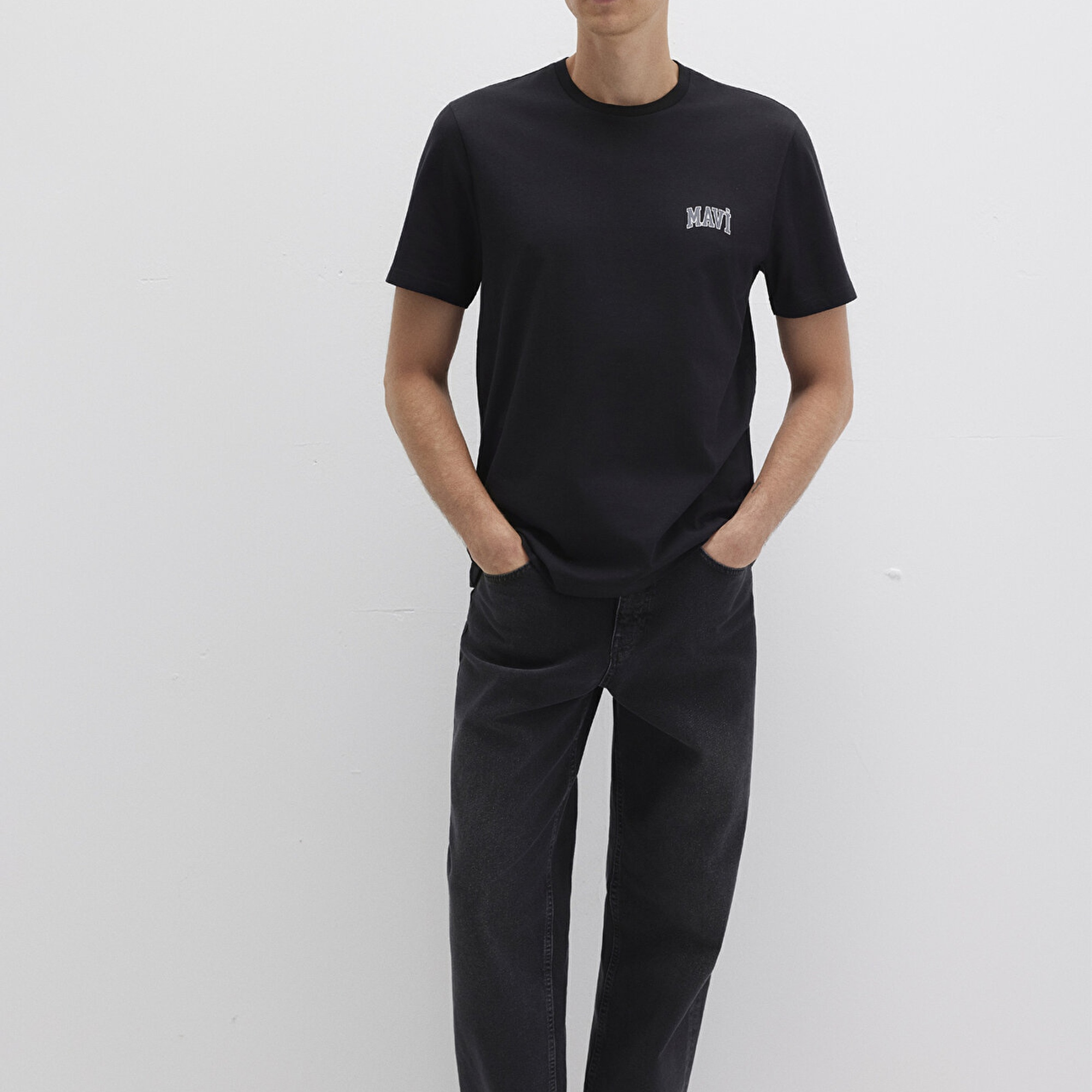 Mavi Mavi Logo Baskılı Siyah Tişört Regular Fit / Normal Kesim 0611714-900