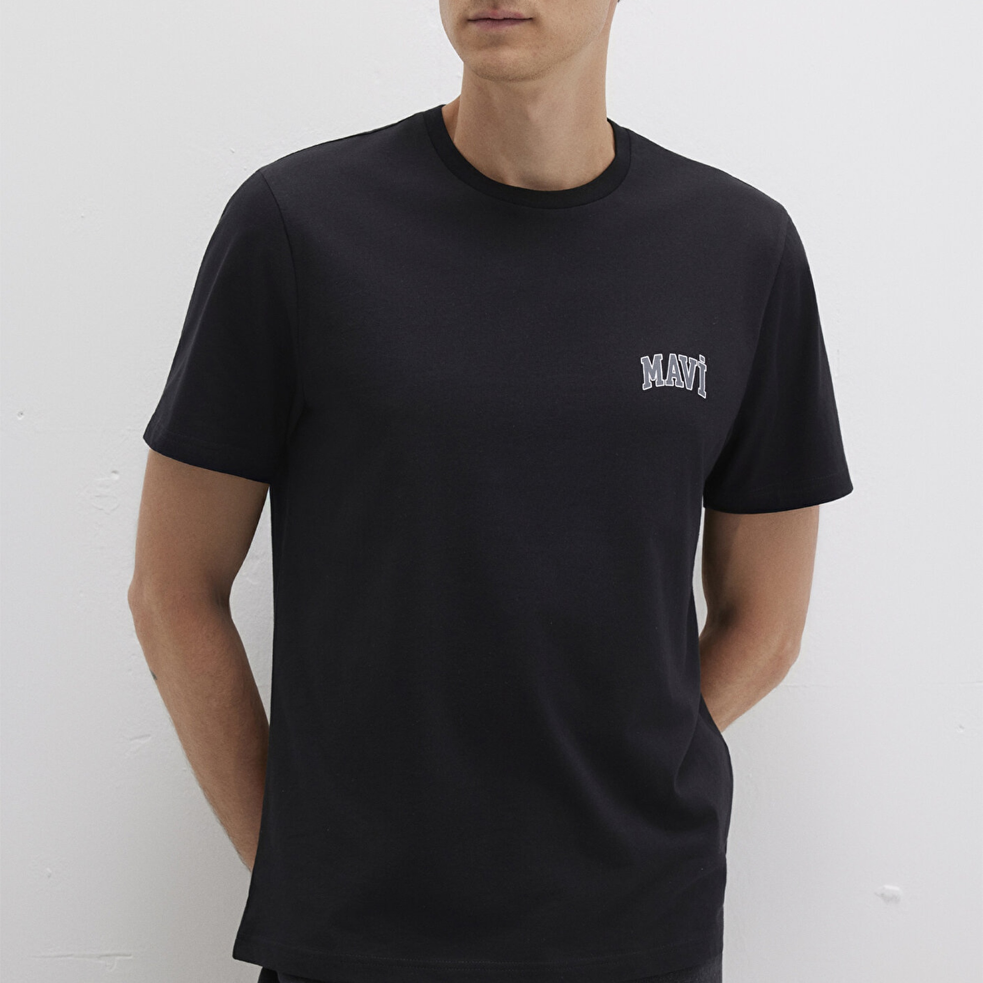 Mavi Mavi Logo Baskılı Siyah Tişört Regular Fit / Normal Kesim 0611714-900