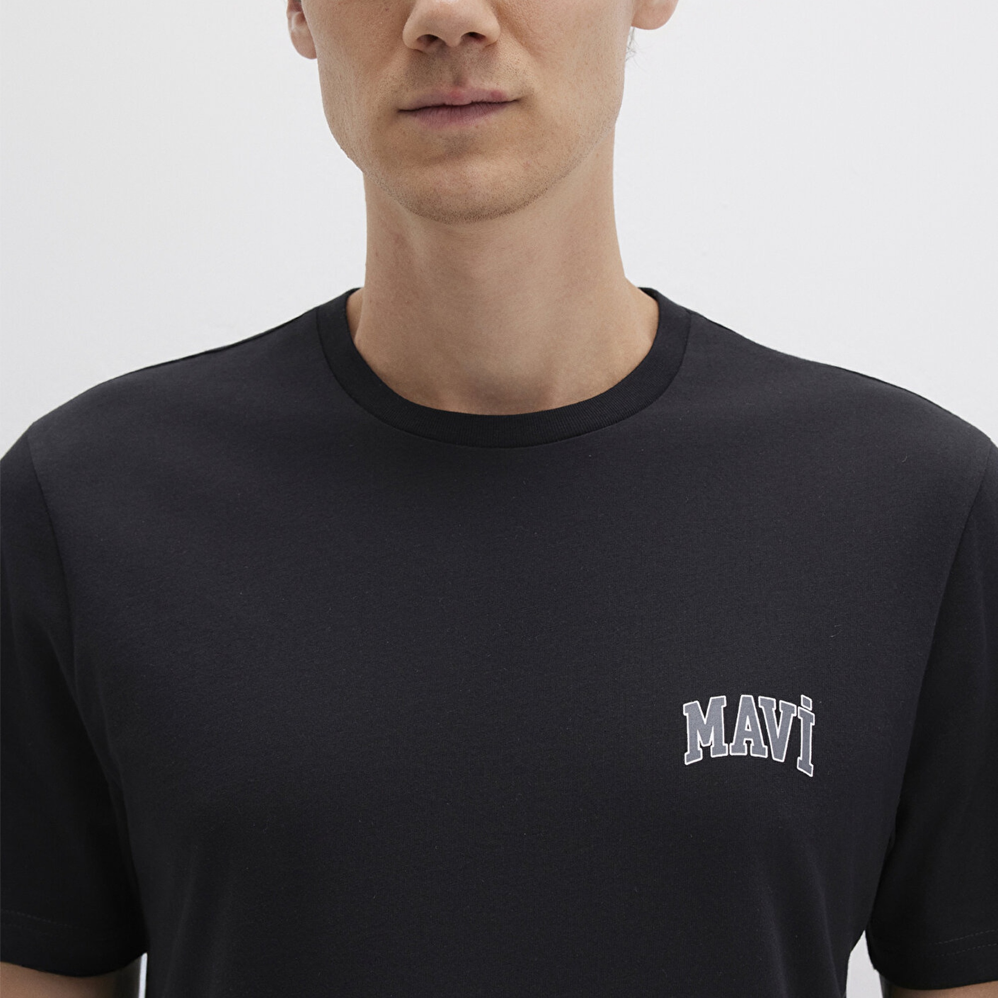 Mavi Mavi Logo Baskılı Siyah Tişört Regular Fit / Normal Kesim 0611714-900