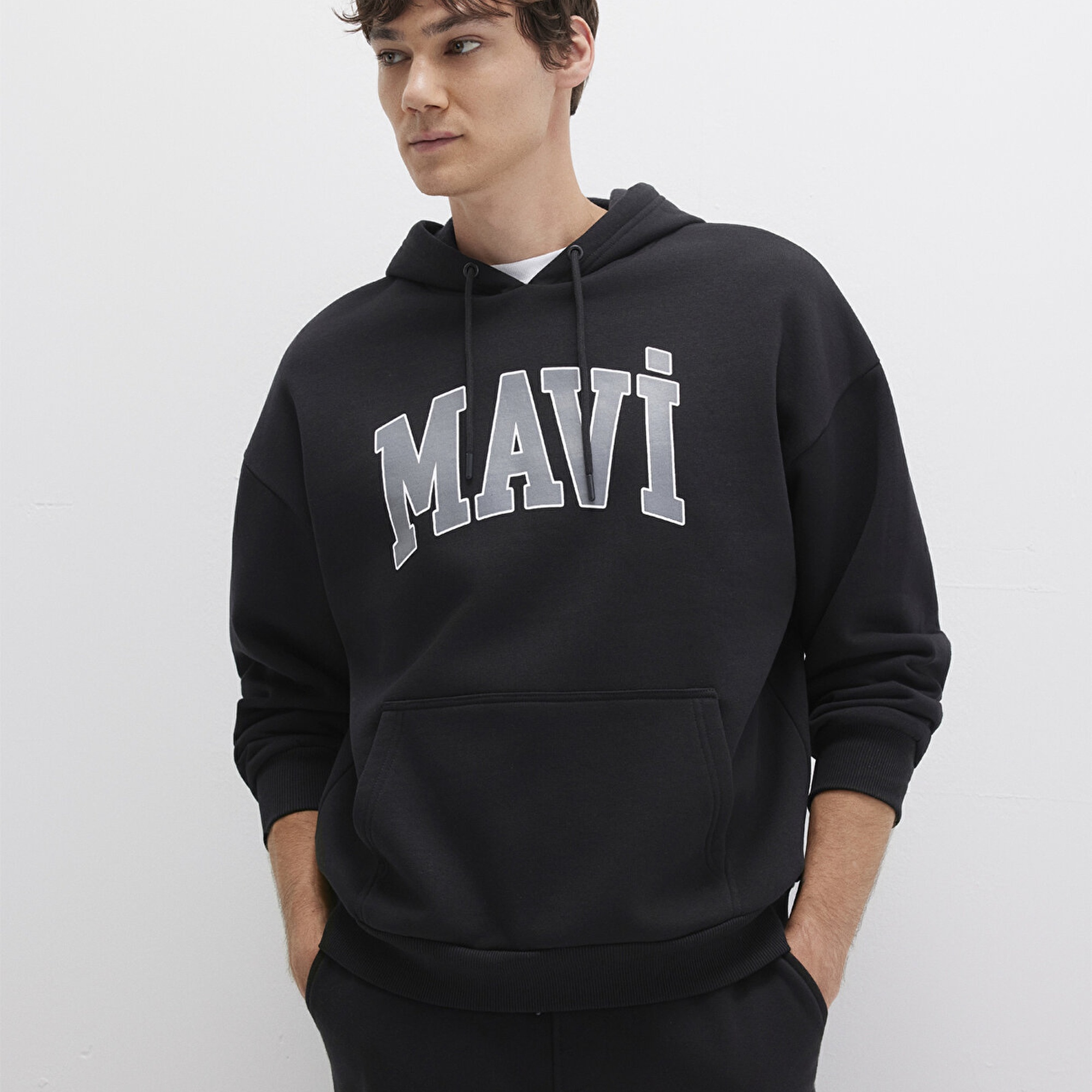 Mavi Mavi Logo Baskılı Kapüşonlu Siyah Sweatshirt 067149-902
