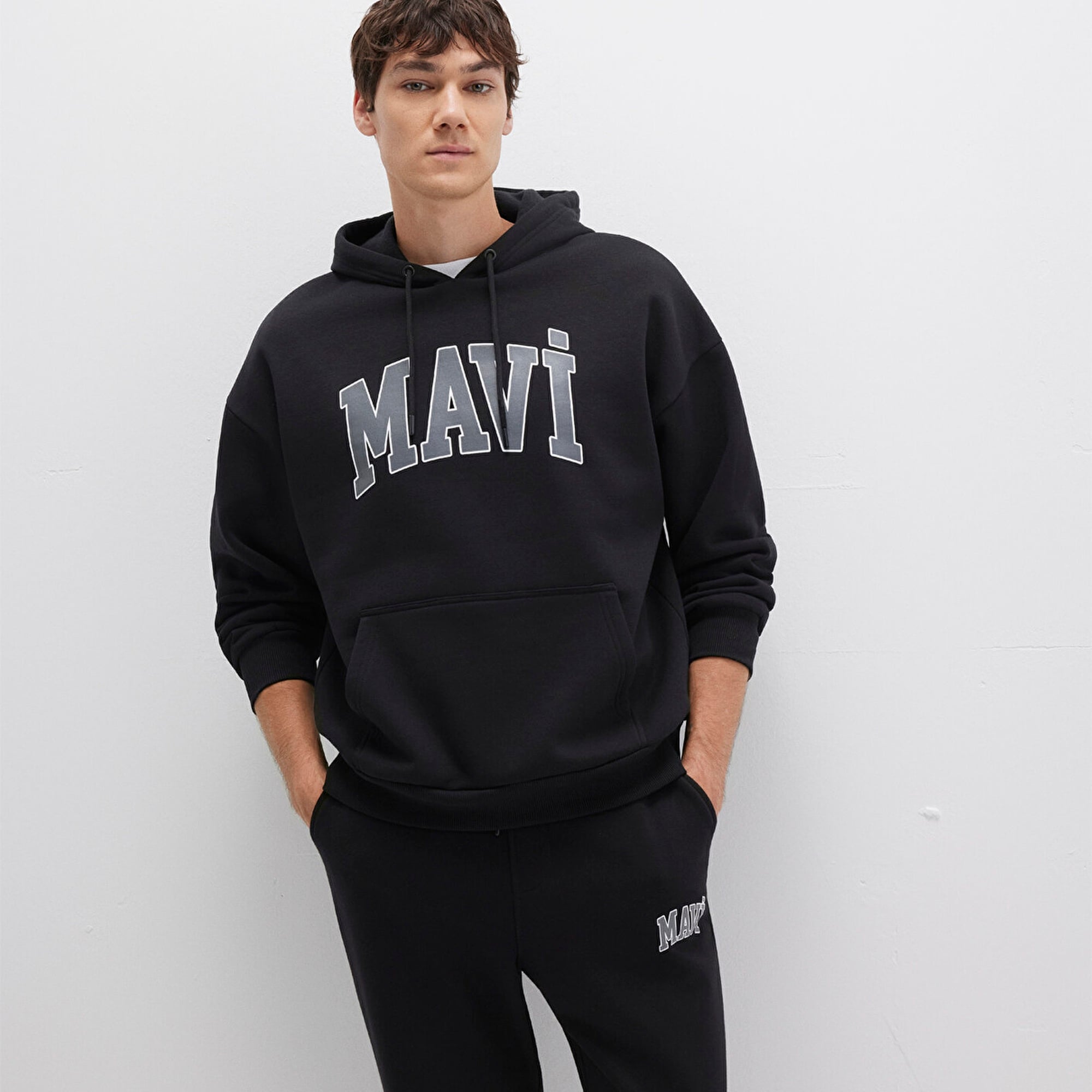 Mavi Mavi Logo Baskılı Kapüşonlu Siyah Sweatshirt 067149-902
