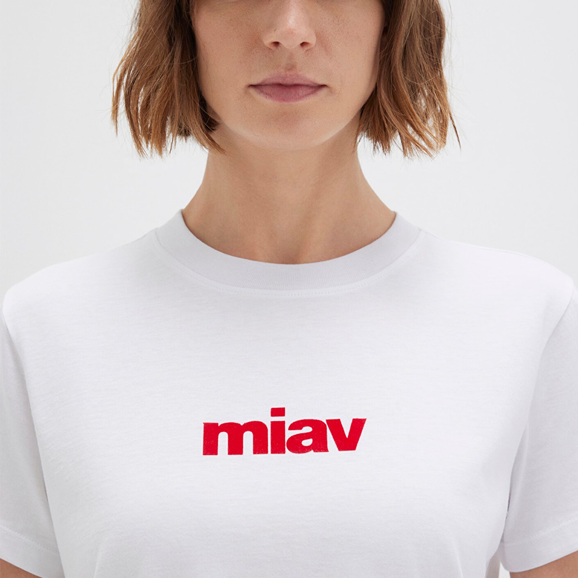 Mavi Kırmızı Miav Baskılı Beyaz Tişört Regular Fit / Normal Kesim 1610622-86417