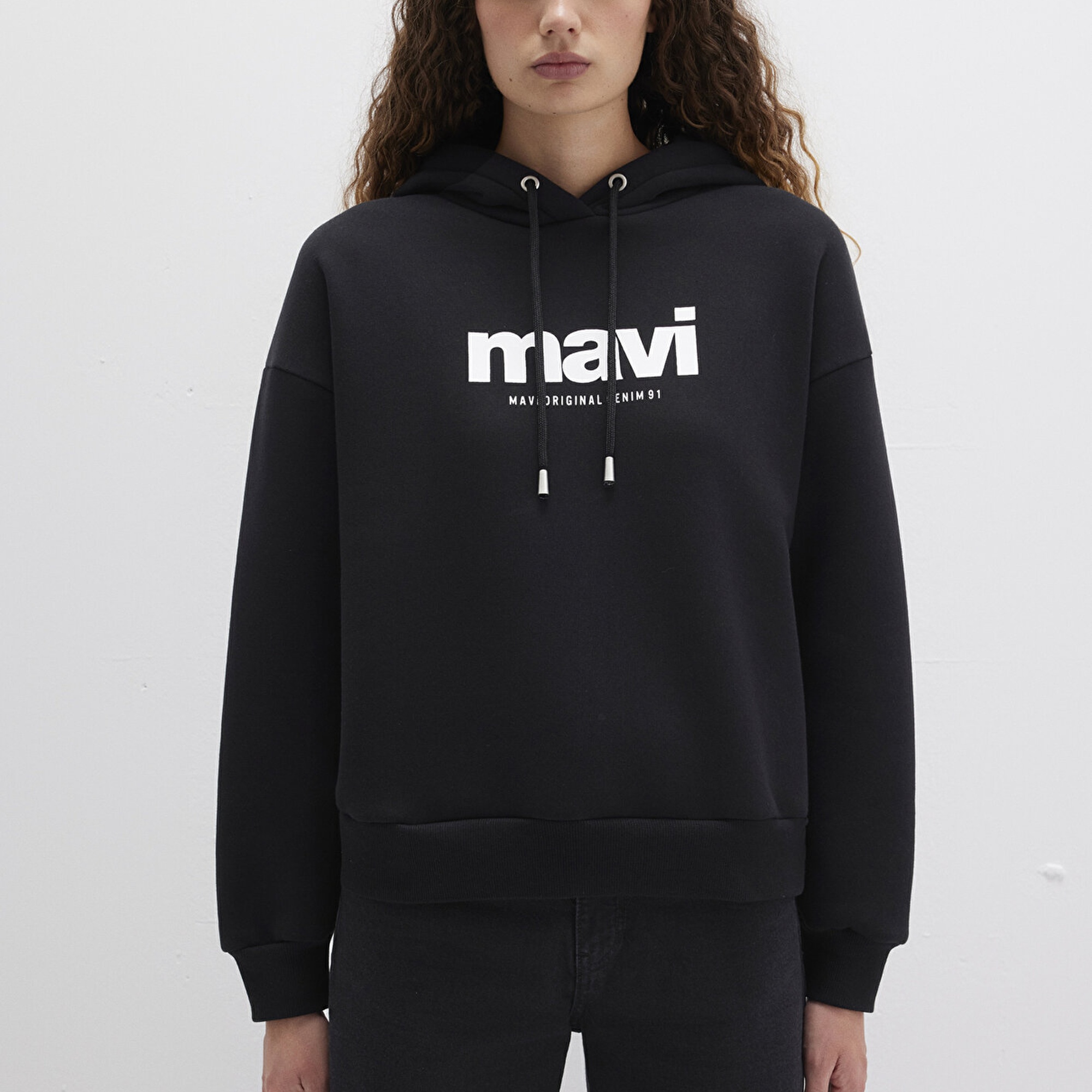 Mavi Mavi Logo Baskılı Kapüşonlu Siyah Sweatshirt 168334-900