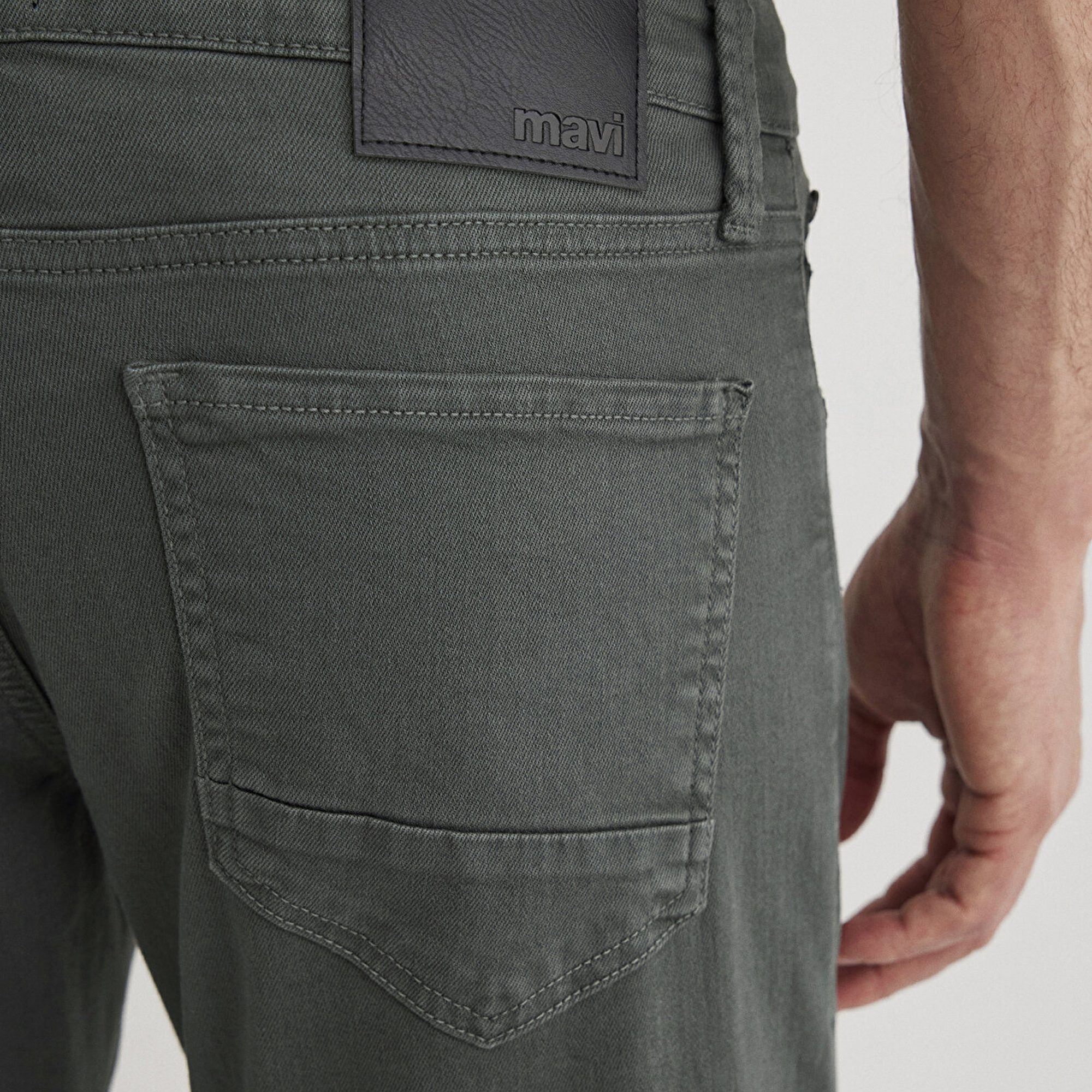 Mavi Hunter Yosun Yeşili Comfort Gabardin Pantolon 0020285644