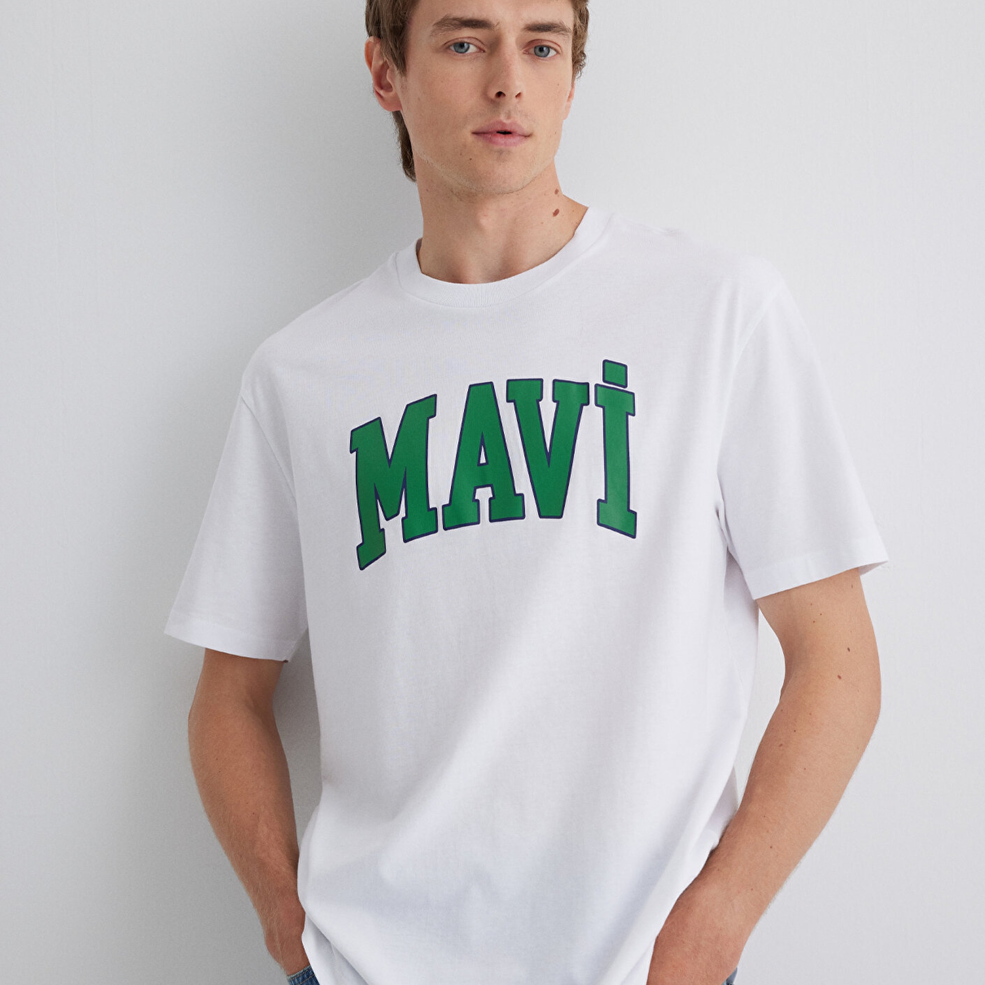 Mavi Mavi Logo Baskılı Beyaz Tişört Loose Fit / Bol Rahat Kesim 0611711-620