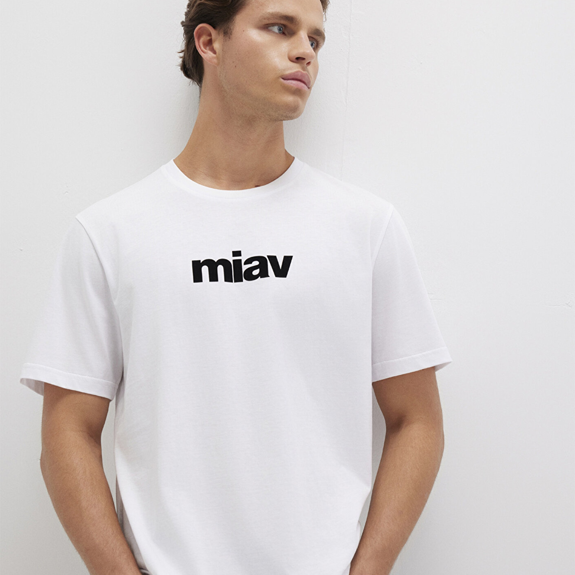 Mavi Siyah Miav Baskılı Beyaz Tişört Regular Fit / Normal Kesim 067153-602