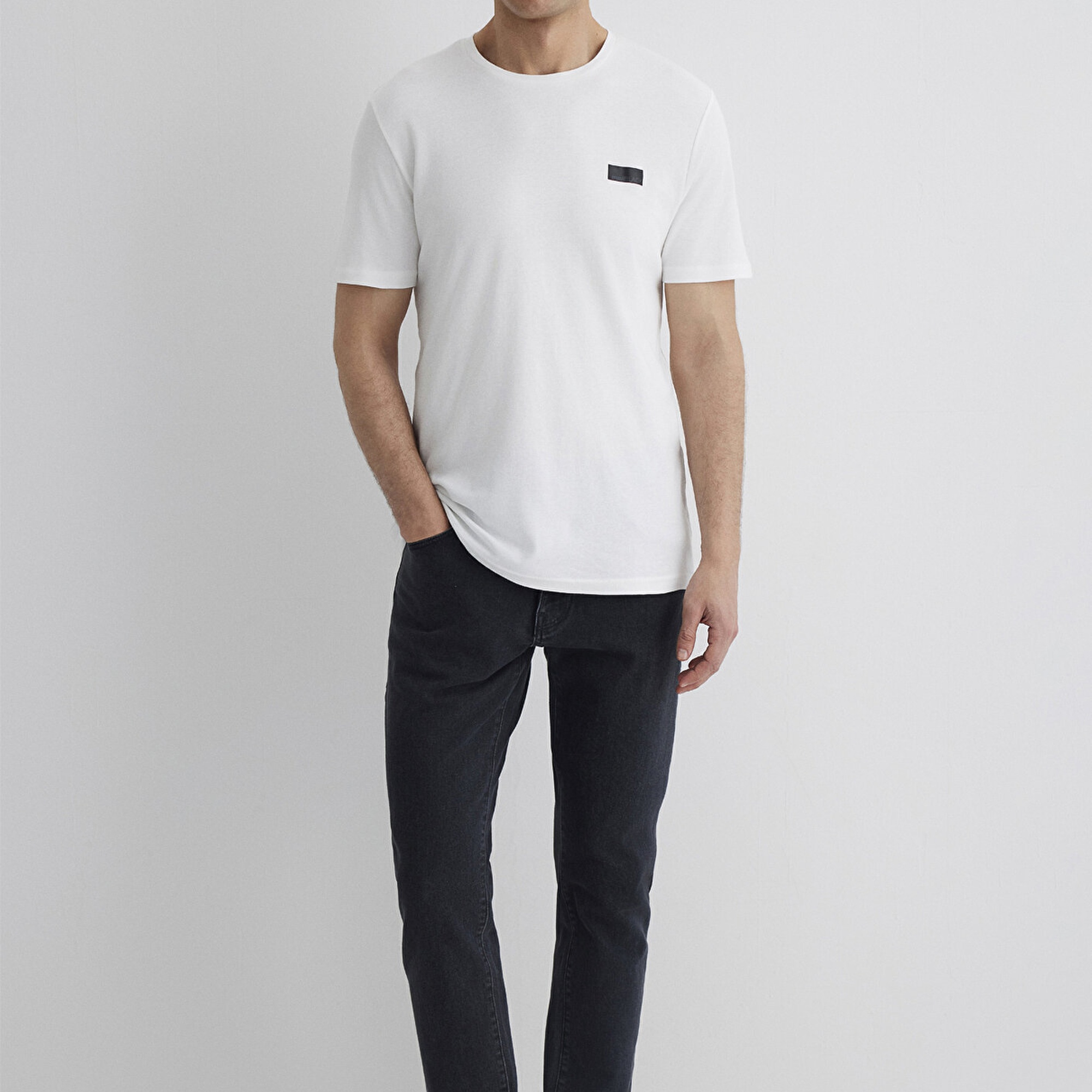 Mavi Mavi Black Baskılı Beyaz Tişört Slim Fit / Dar Kesim 0611401-70057