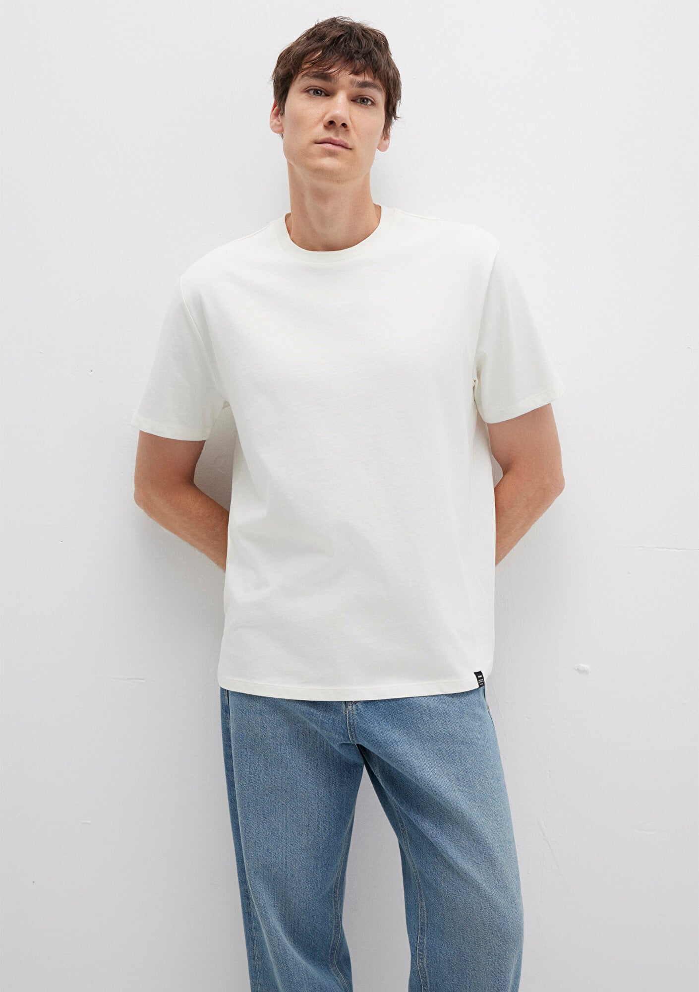  Mavi Etiket Detaylı Beyaz Basic Tişört Loose Fit / Bol Rahat Kesim 0611824-70057