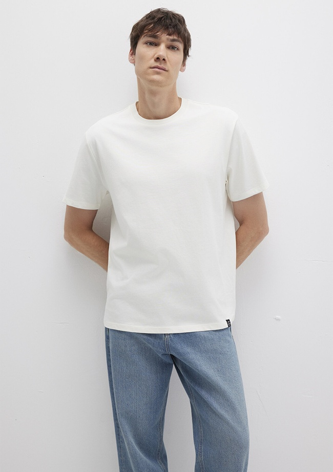  Mavi Etiket Detaylı Beyaz Basic Tişört Loose Fit / Bol Rahat Kesim 0611824-70057