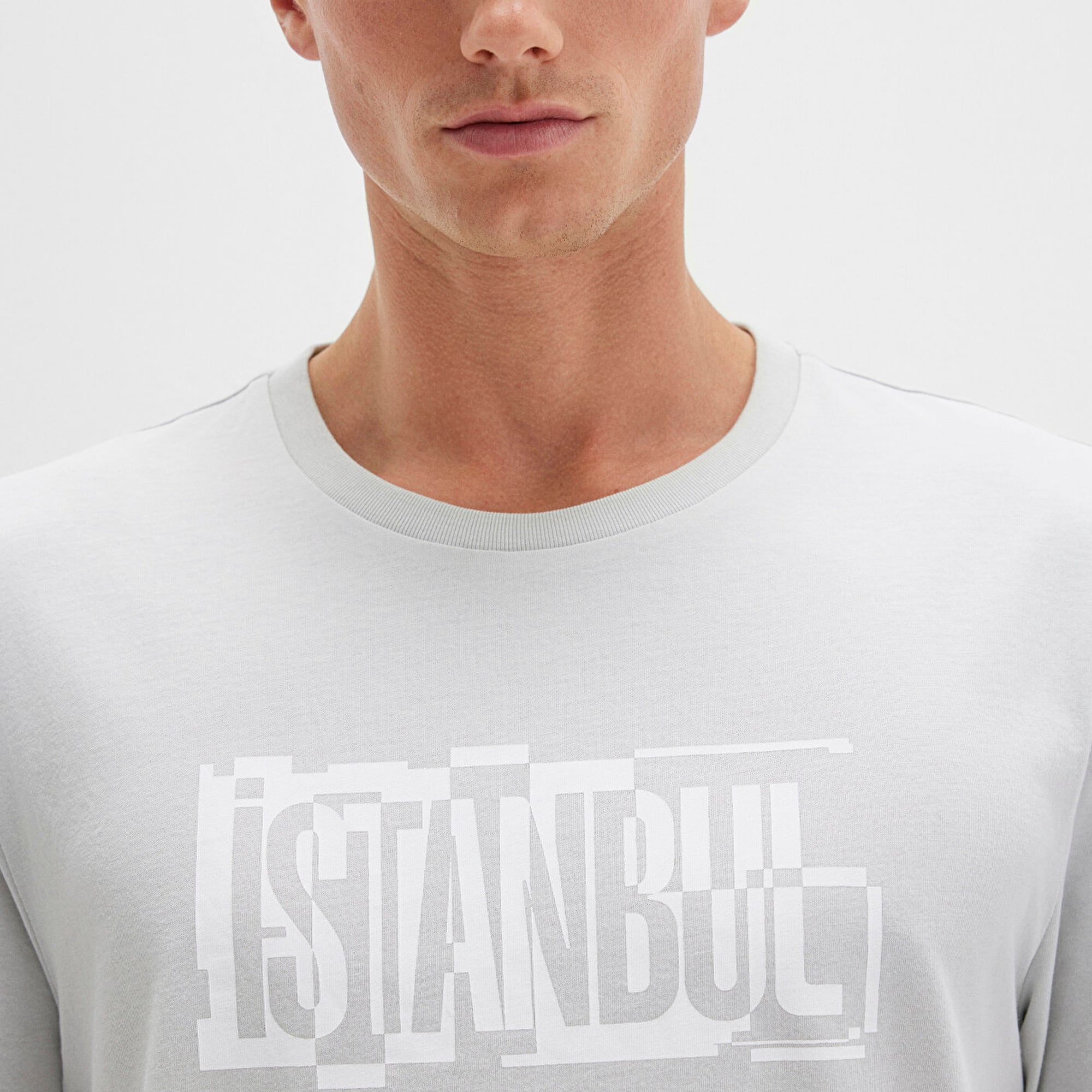 Mavi İstanbul Baskılı Gri Tişört Regular Fit / Normal Kesim 0611789-80618