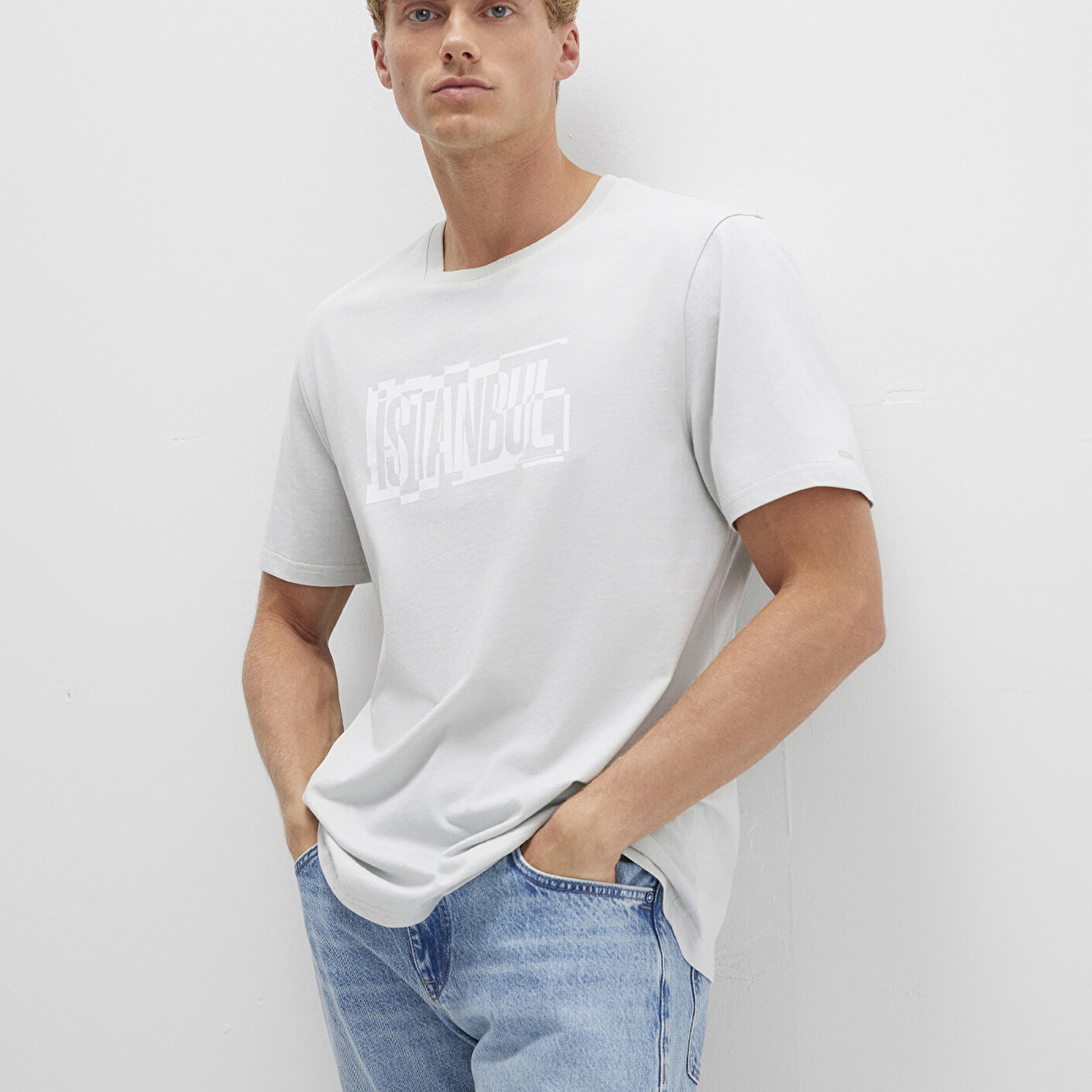 Mavi İstanbul Baskılı Gri Tişört Regular Fit / Normal Kesim 0611789-80618