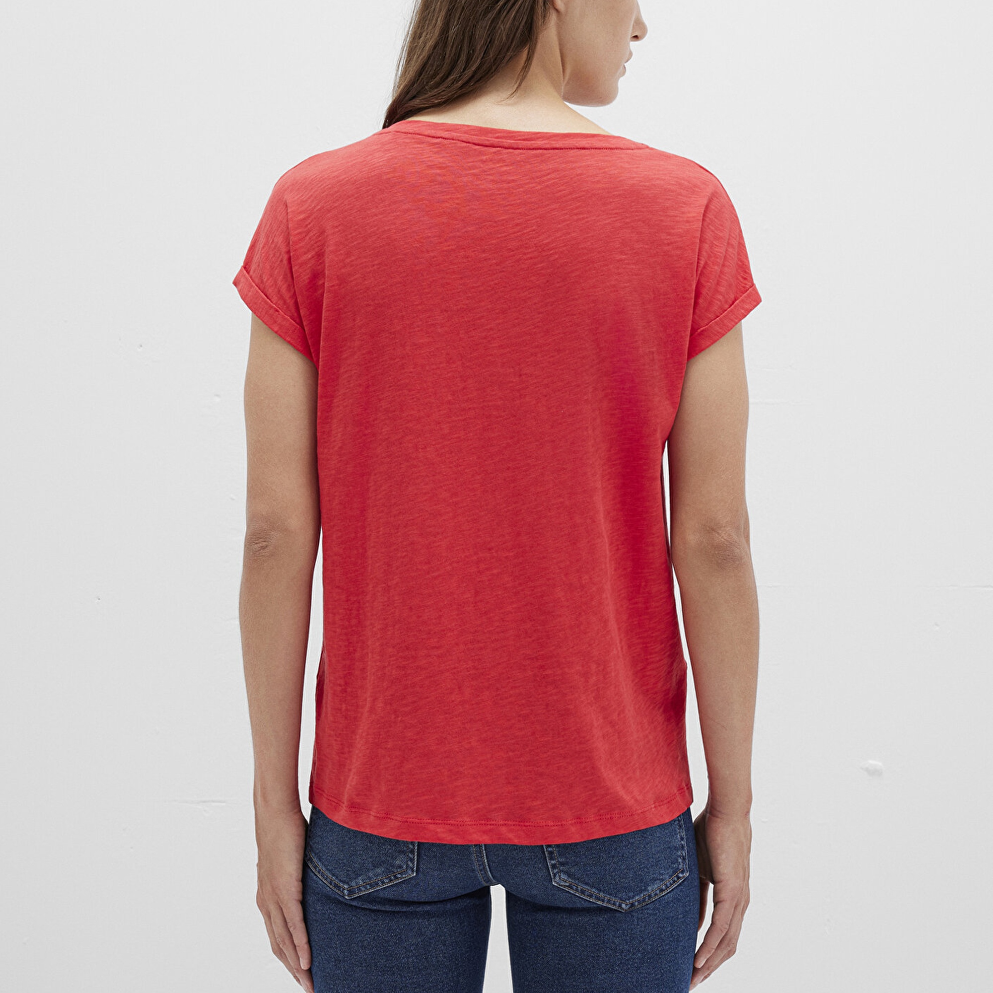 Mavi V Yaka Kırmızı Basic Tişört Loose Fit / Bol Rahat Kesim 1600961-71083