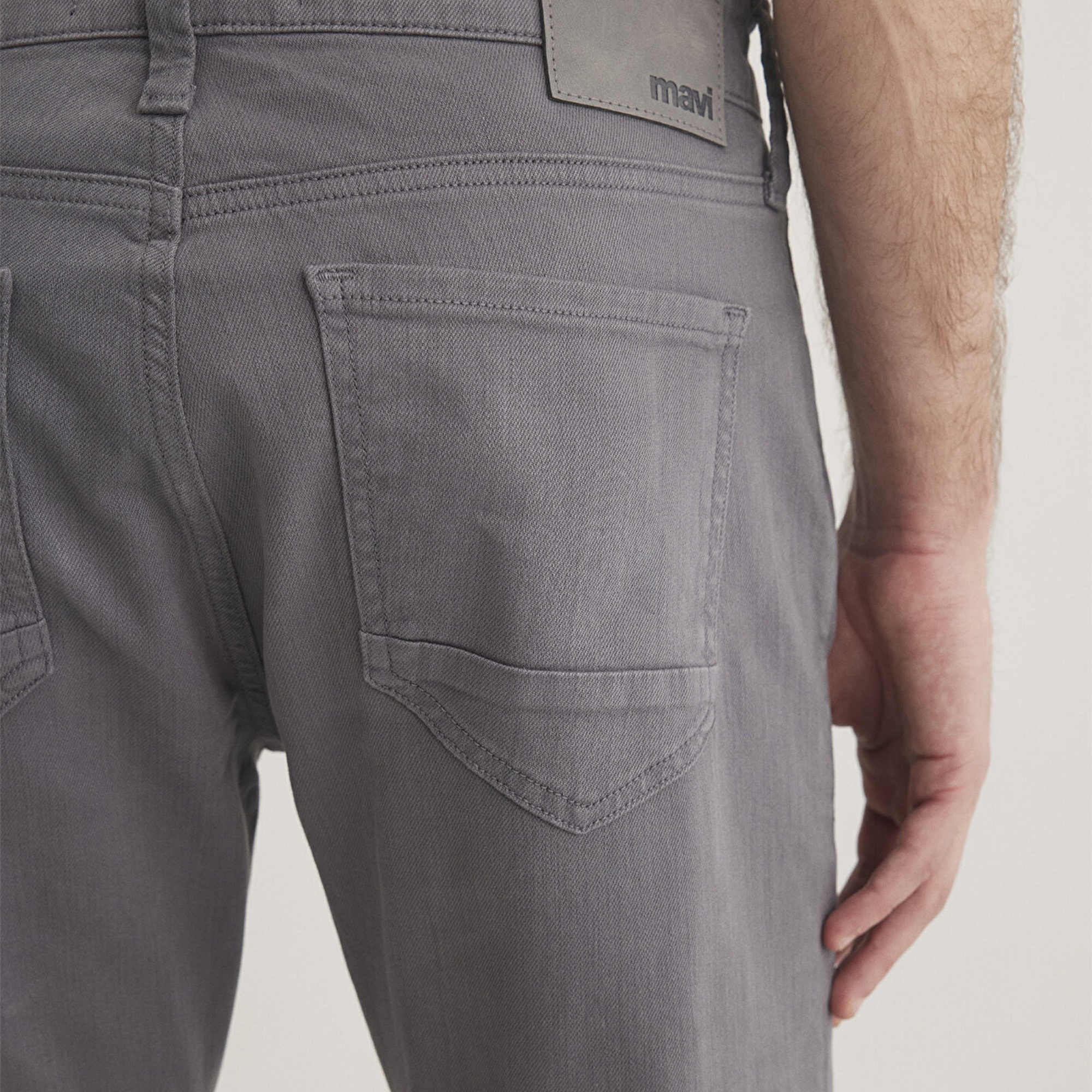 Mavi Jake Koyu Gri Comfort Gabardin Pantolon 0042286569