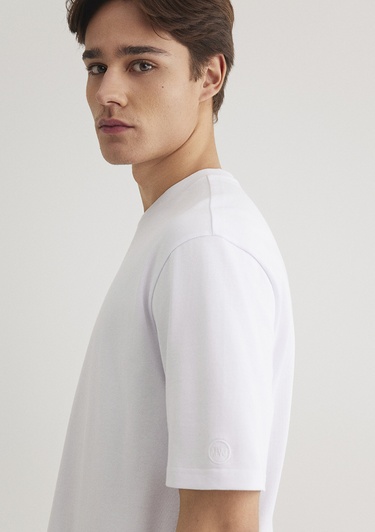  Mavi Logo Kol Detaylı Beyaz Basic Tişört Loose Fit / Bol Rahat Kesim 0611924-620