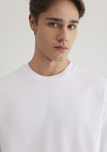  Mavi Logo Kol Detaylı Beyaz Basic Tişört Loose Fit / Bol Rahat Kesim 0611924-620