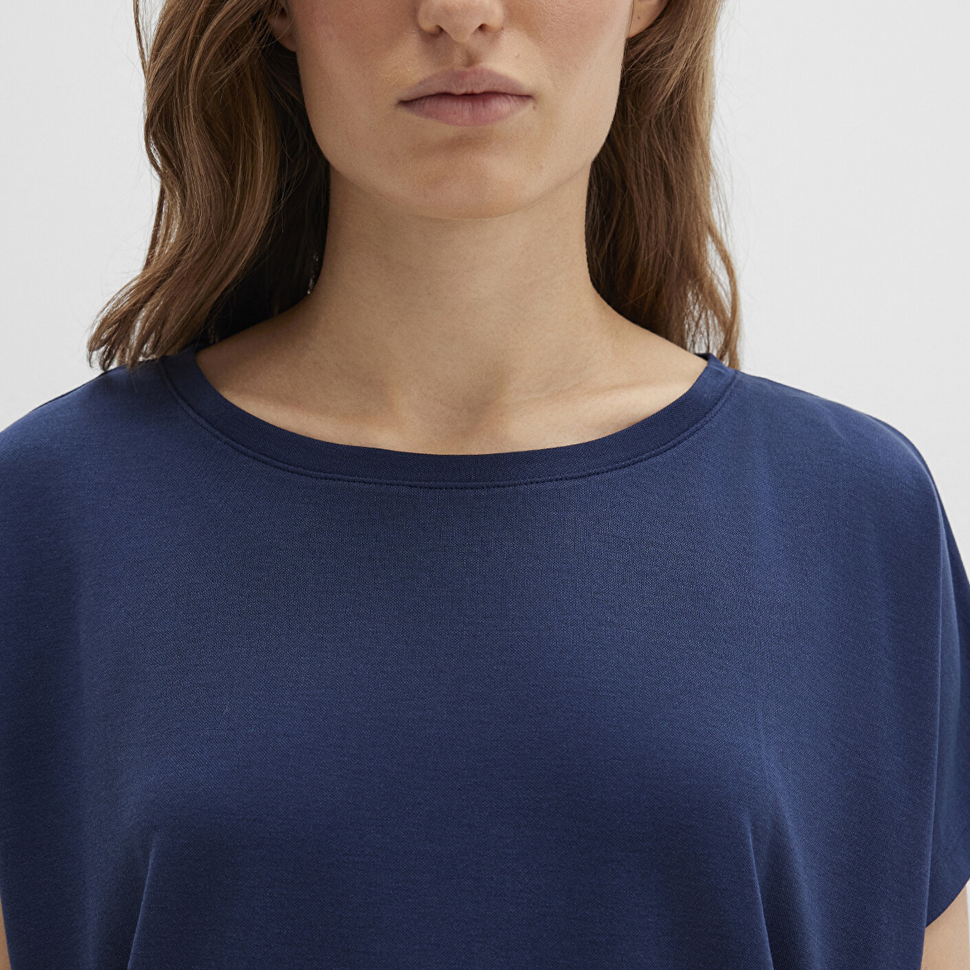 Mavi Lux Touch TENCEL TM Modal Lacivert Basic Tişört Loose Fit / Bol Rahat Kesim 167245-70487