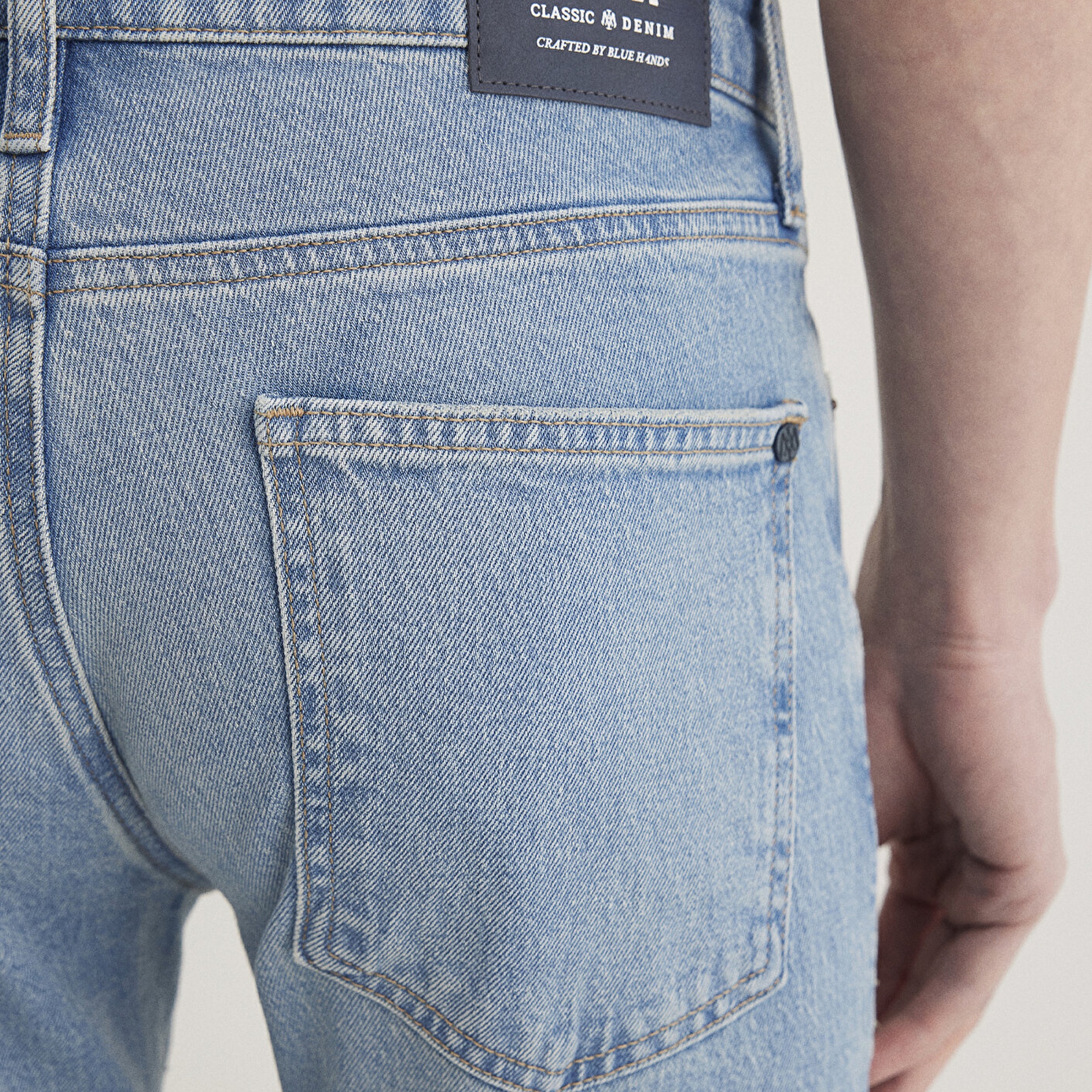 Mavi James Classic Denim Puslu Açık Mavi Jean Pantolon 0042486407