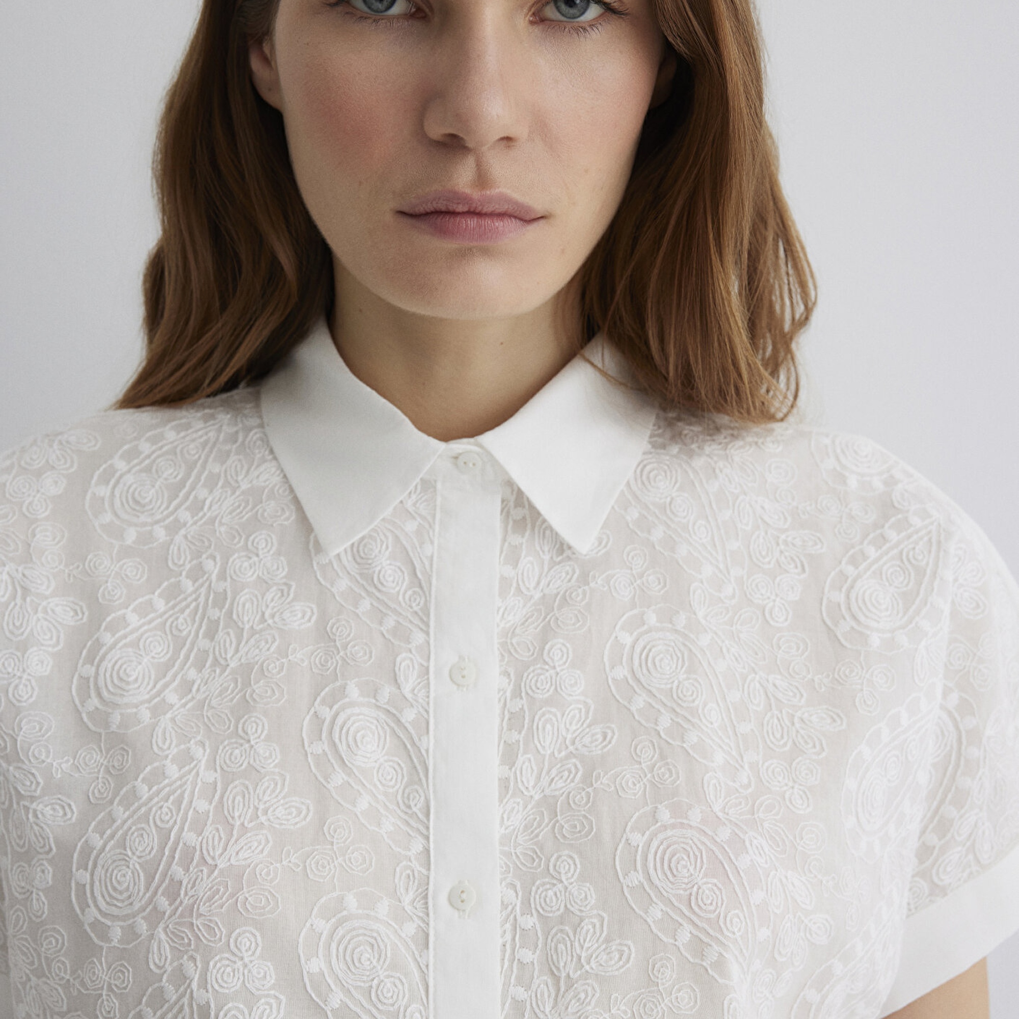 Mavi Nakış Detaylı Ekru Gömlek Regular Fit / Normal Kesim 1210740-70057