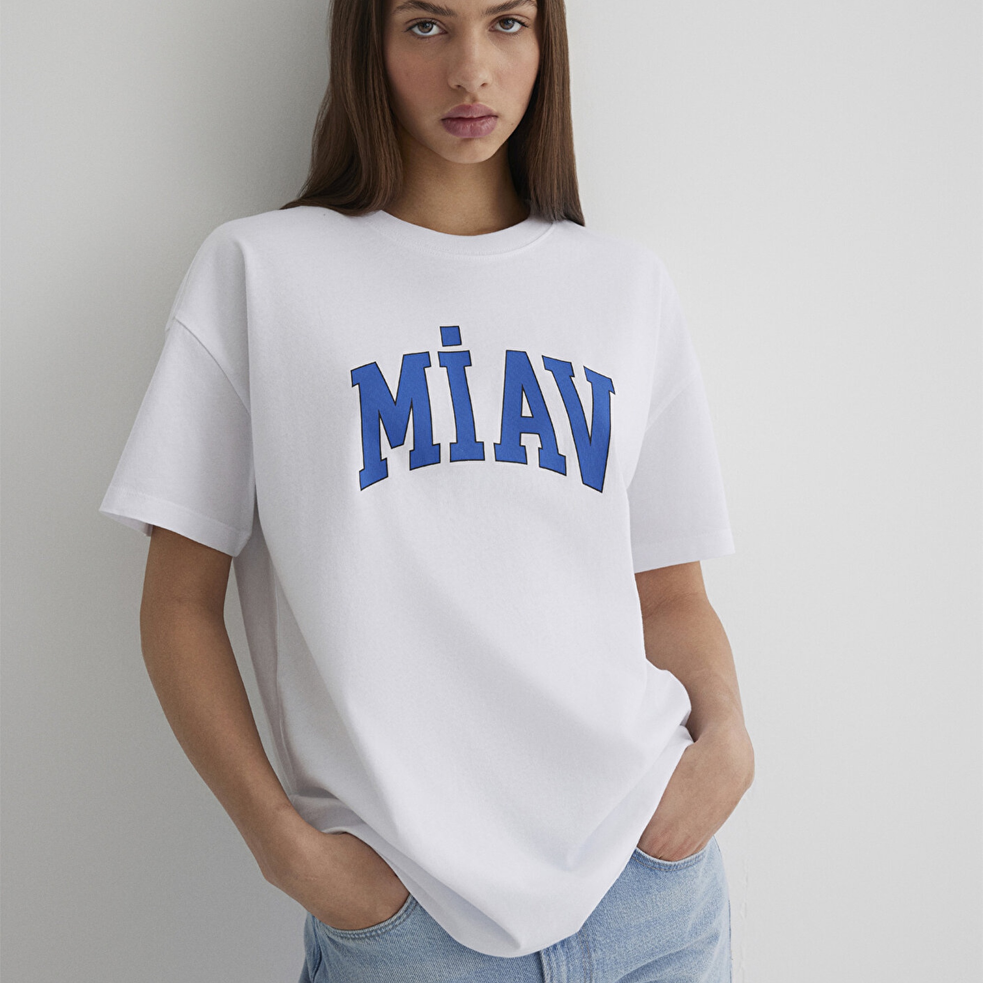 Mavi Miav Baskılı Beyaz Tişört Loose Fit / Bol Rahat Kesim 1612457-620