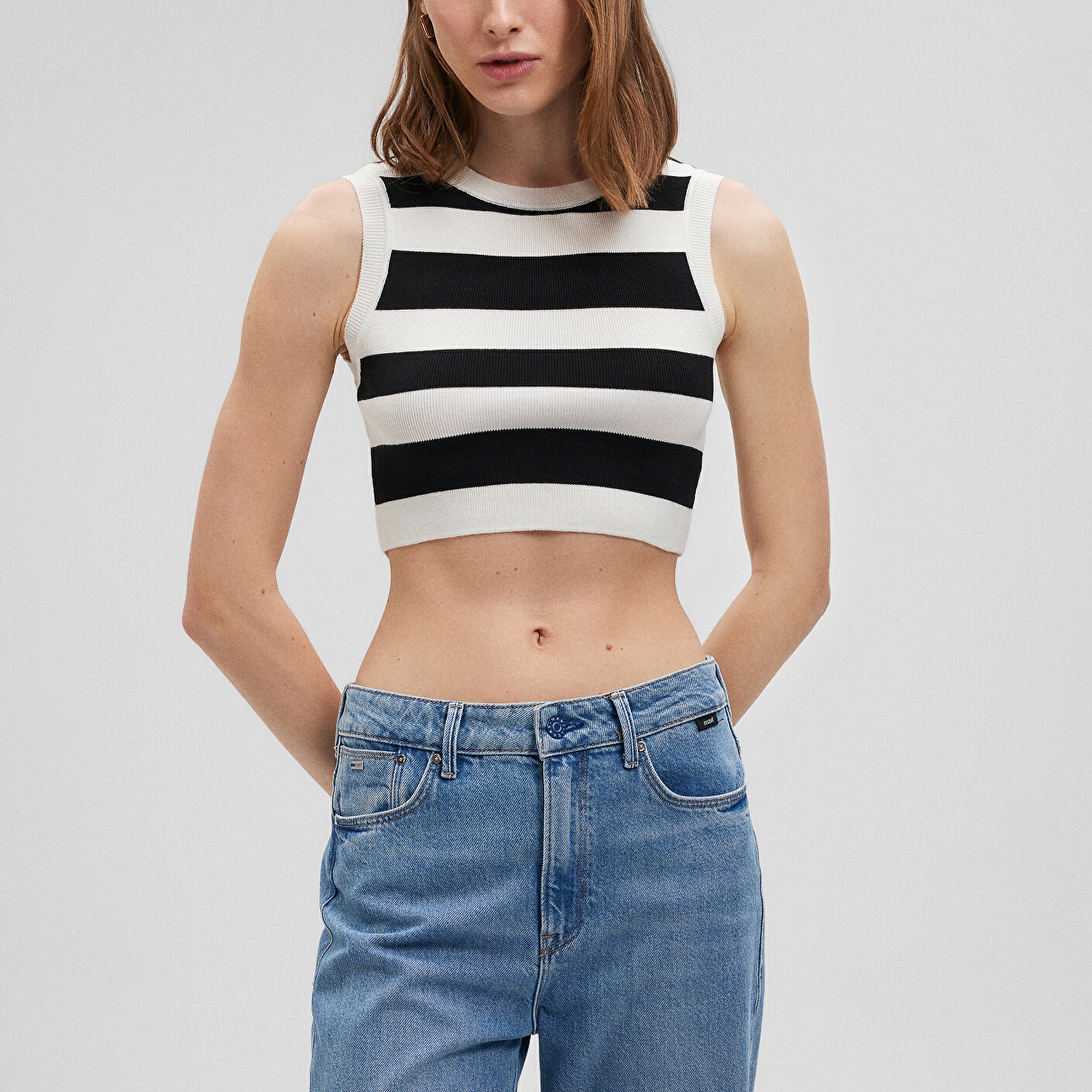 Mavi Çizgili Crop Triko Top Fitted / Vücuda Oturan Kesim 1710098-85407