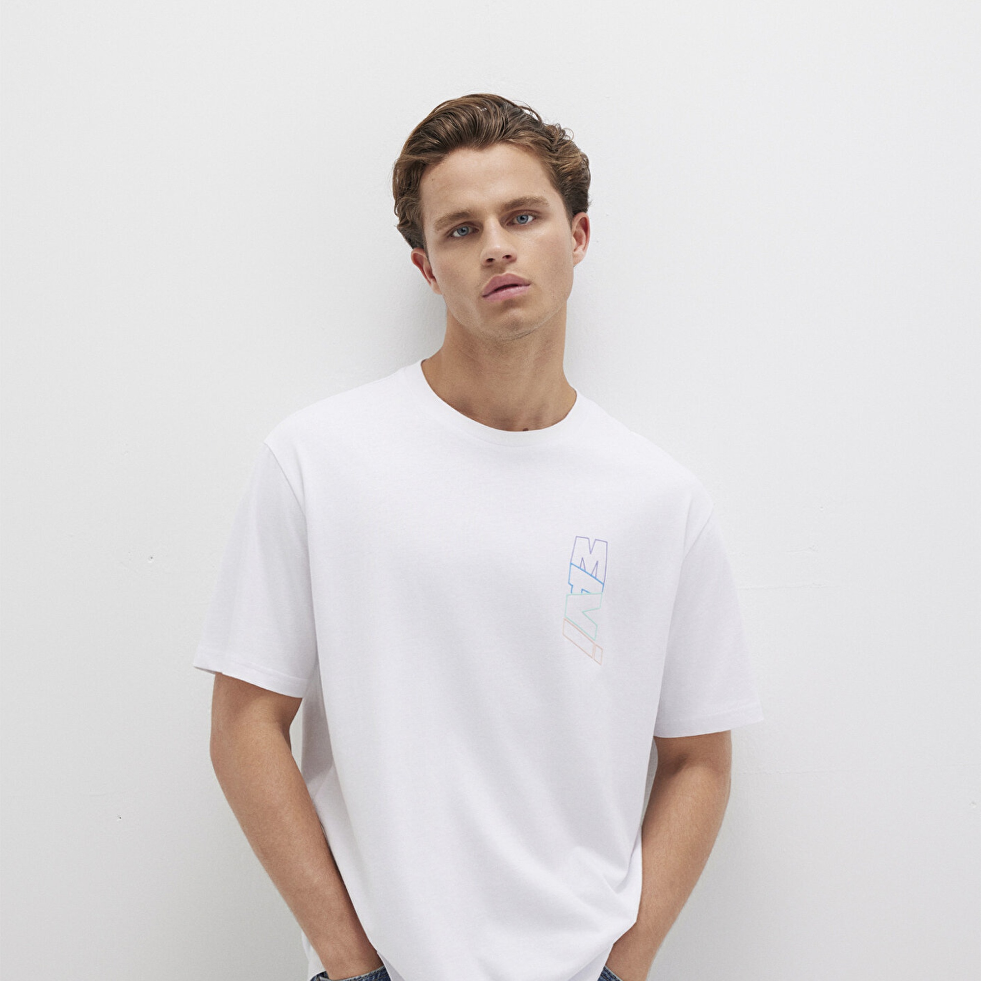Mavi Mavi Logo Sırt Baskılı Beyaz Tişört Loose Fit / Bol Rahat Kesim 0612350-620